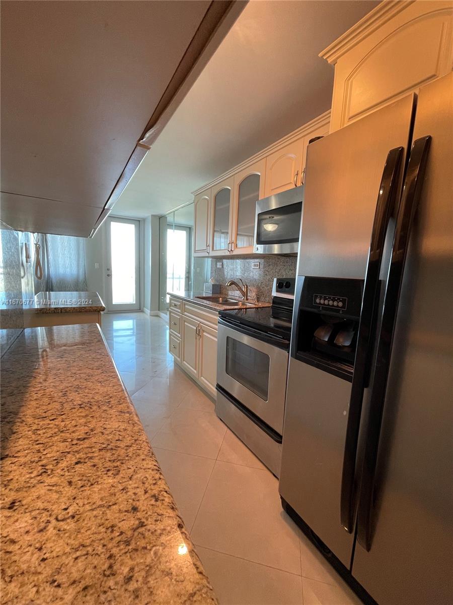 BURLEIGH HOUSE CONDO - Residential Lease