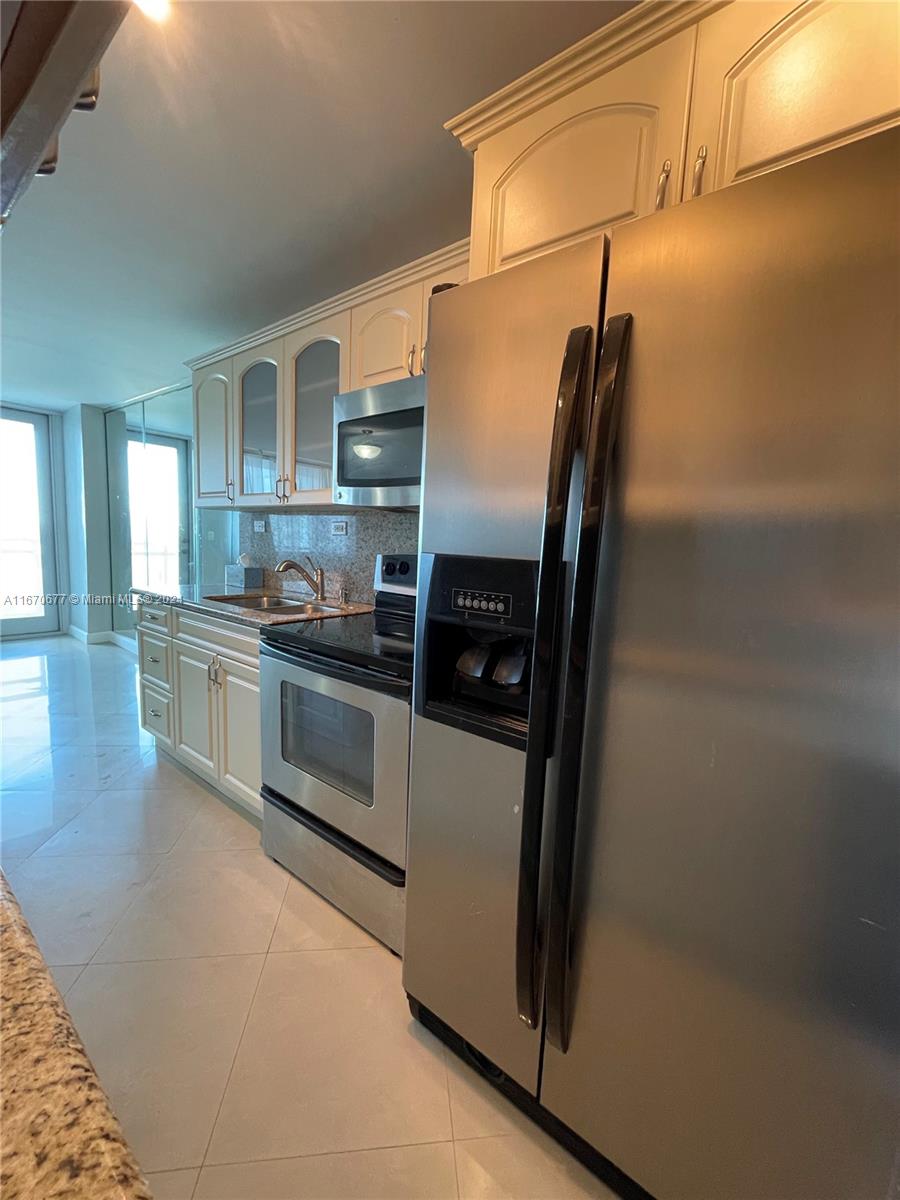 BURLEIGH HOUSE CONDO - Residential Lease