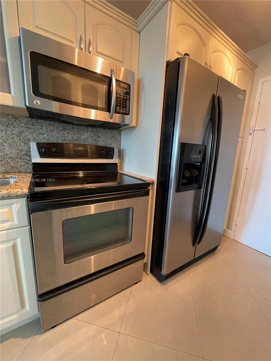 BURLEIGH HOUSE CONDO - Residential Lease