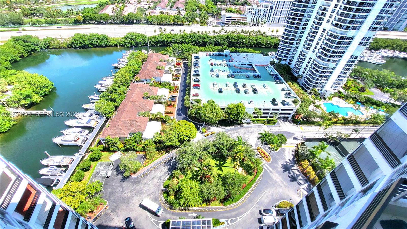 MYSTIC POINTE TOWER 500 C - Residential