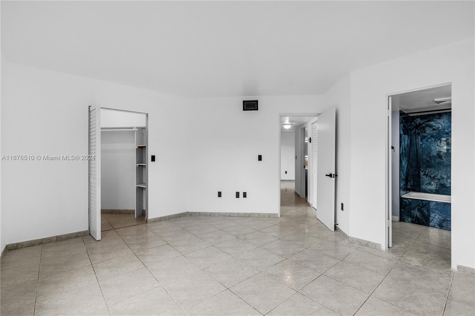 BLEAU FONTAINE CONDO #3 - Residential