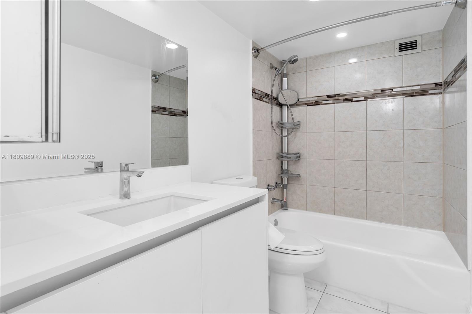 LA MER ESTATES SOUTH COND - Residential