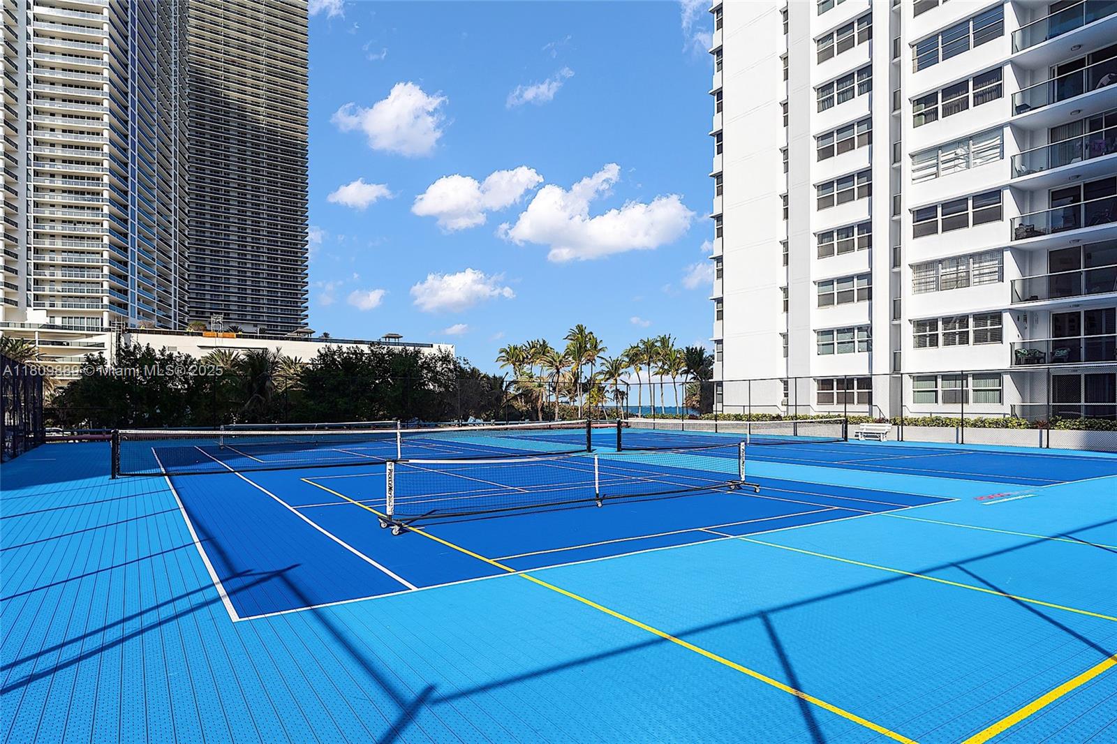 LA MER ESTATES SOUTH COND - Residential