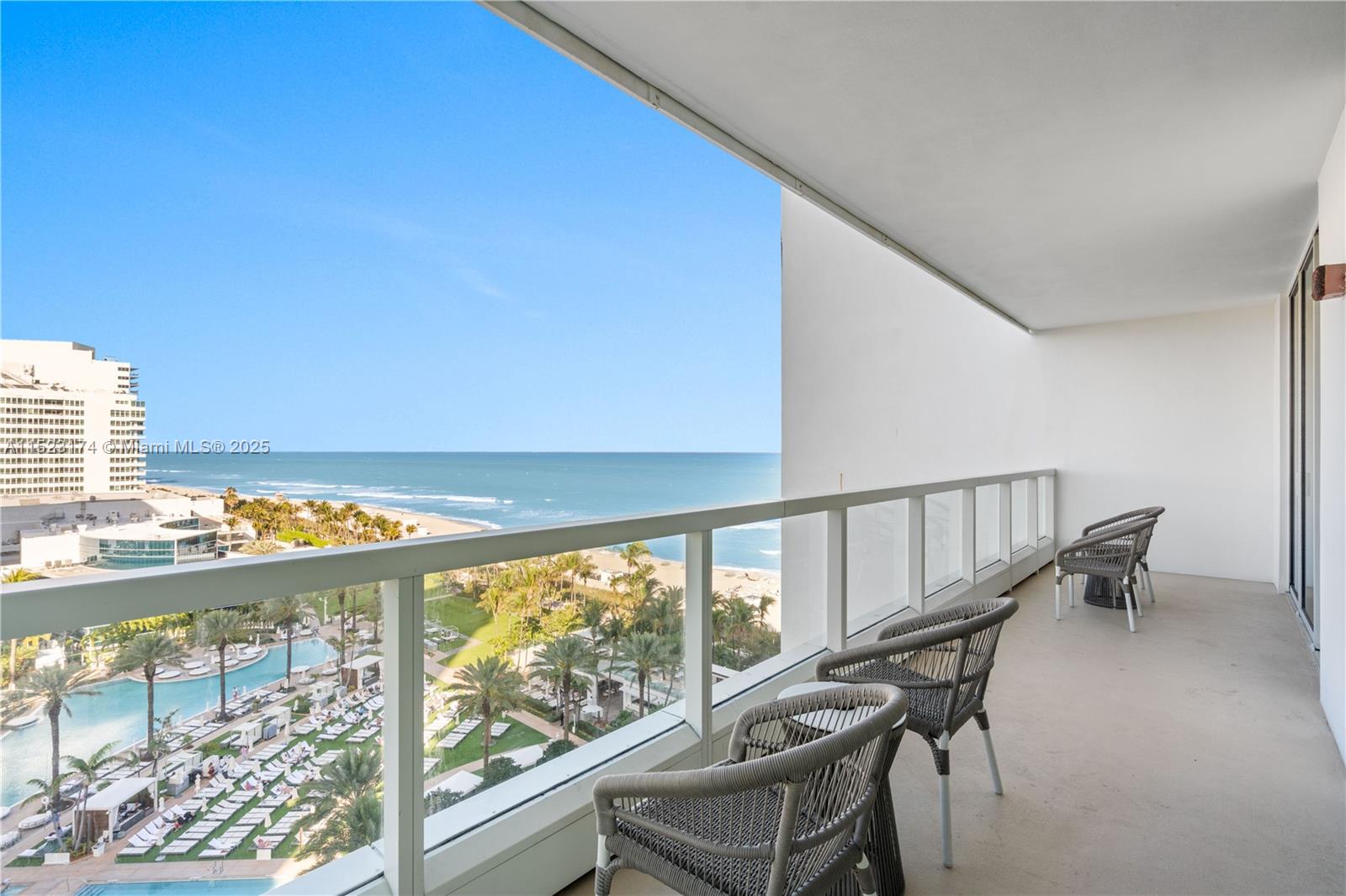 Fontainebleau III - Residential