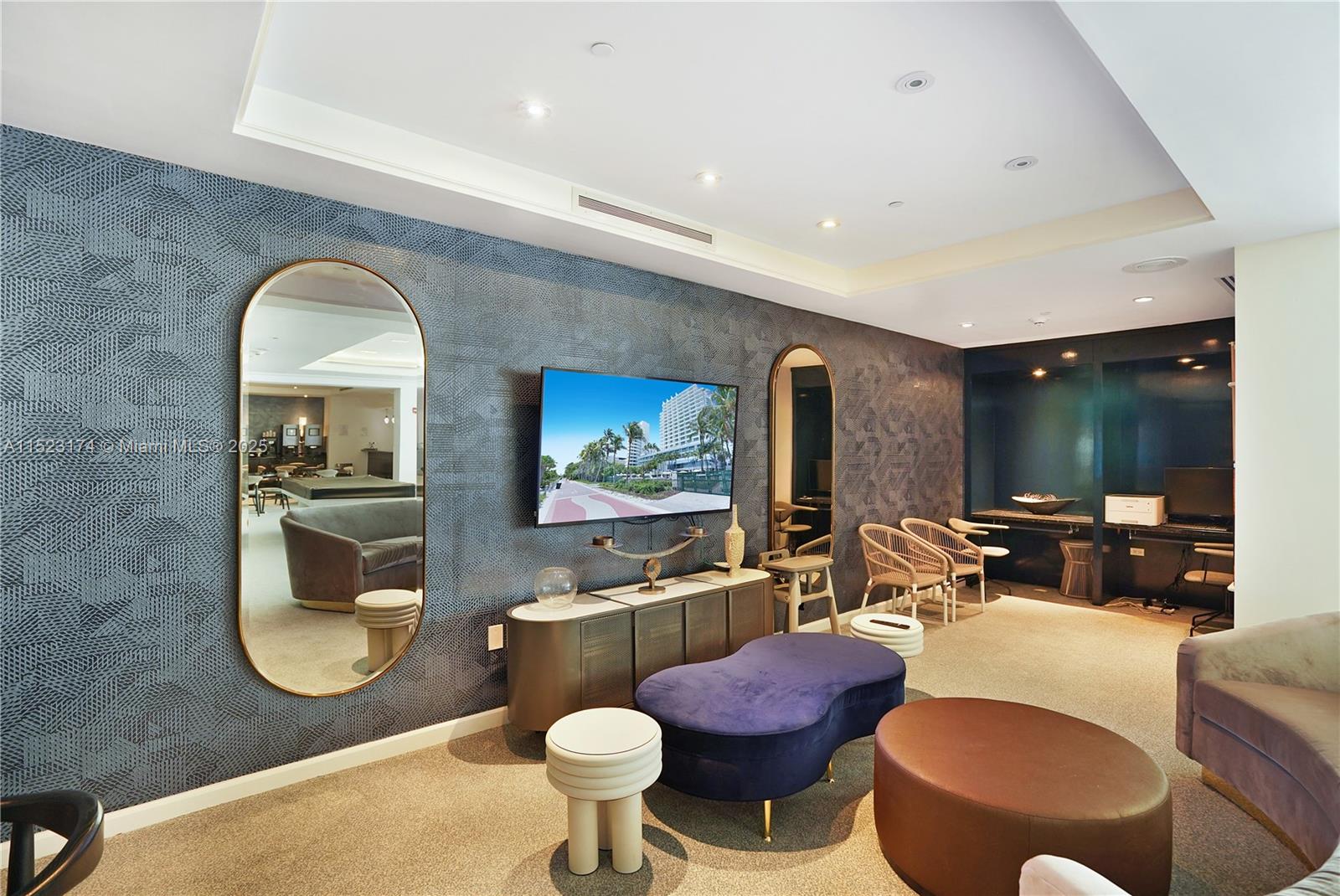 Fontainebleau III - Residential