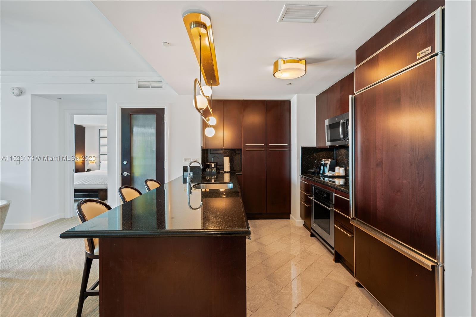 Fontainebleau III - Residential