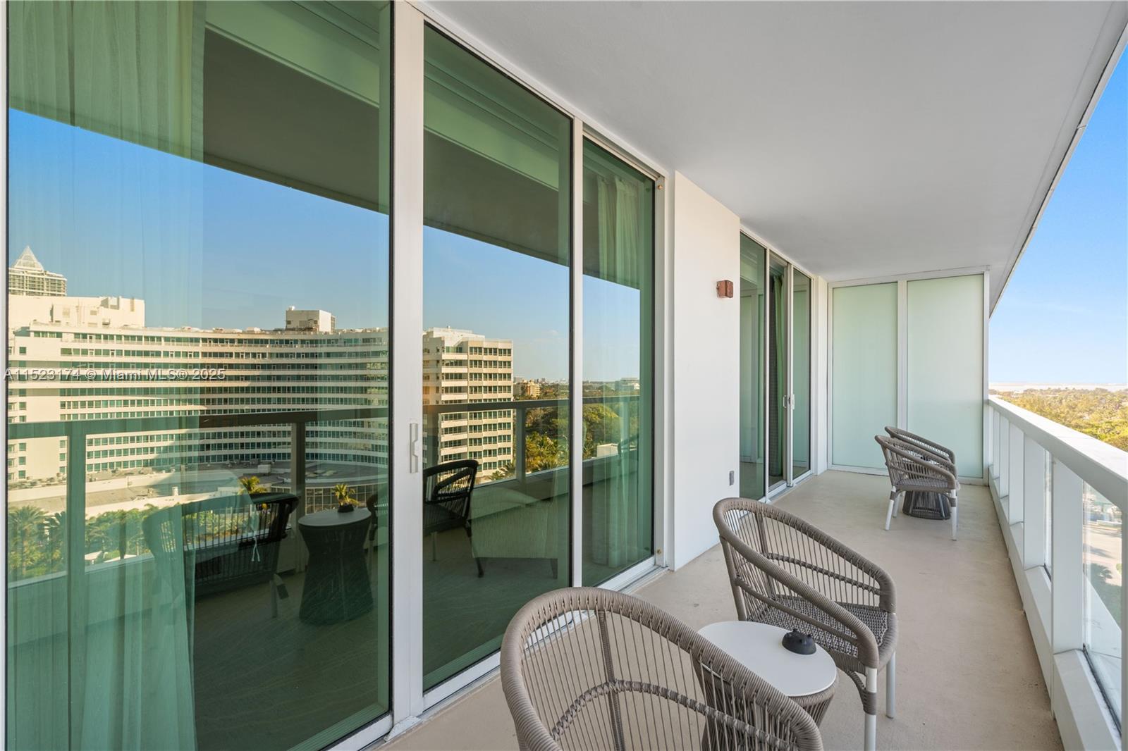 Fontainebleau III - Residential