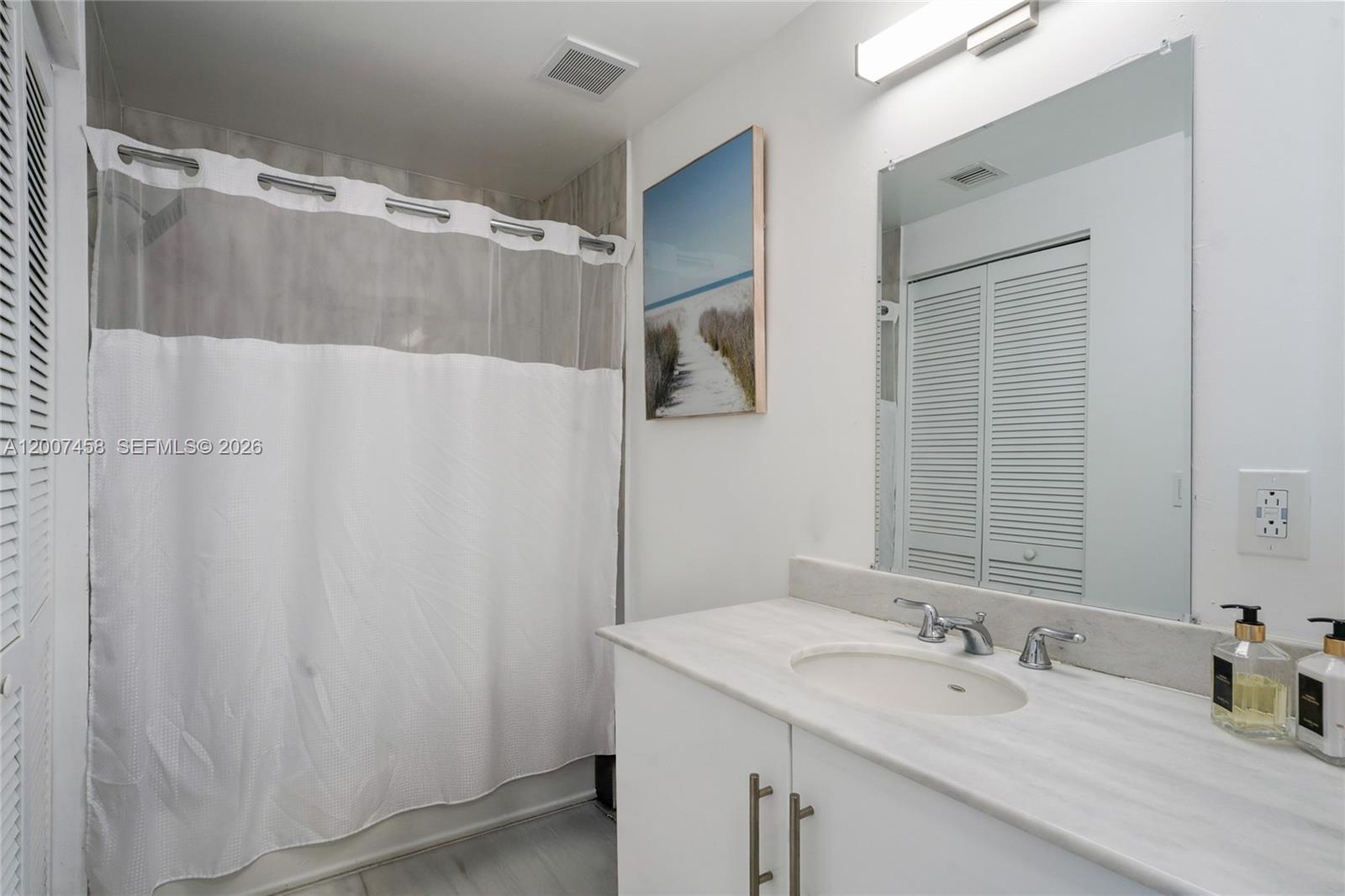 NEW WAVE CONDO - Residential