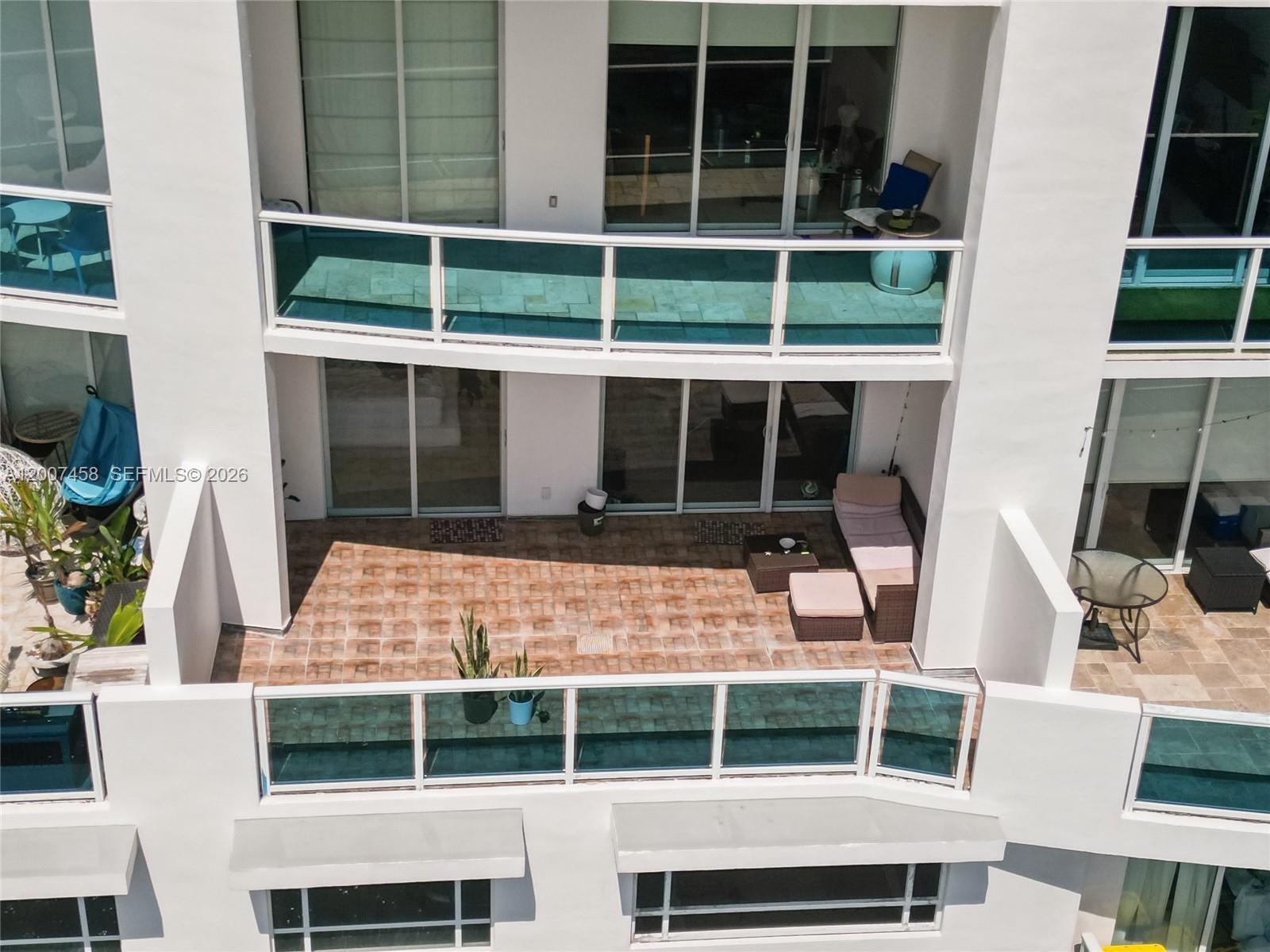 NEW WAVE CONDO - Residential