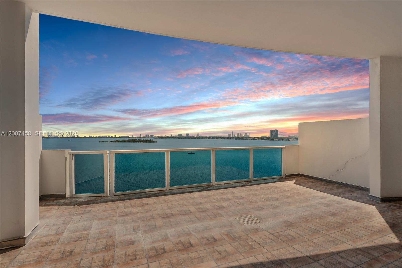NEW WAVE CONDO - Residential