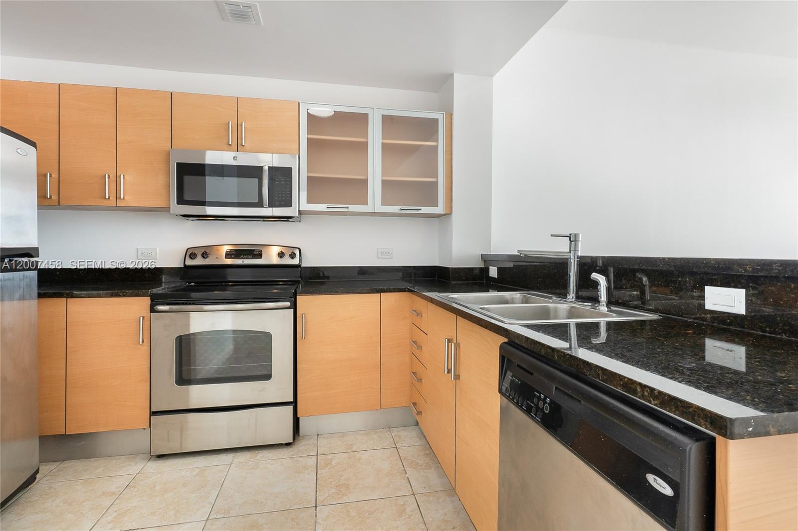 NEW WAVE CONDO - Residential