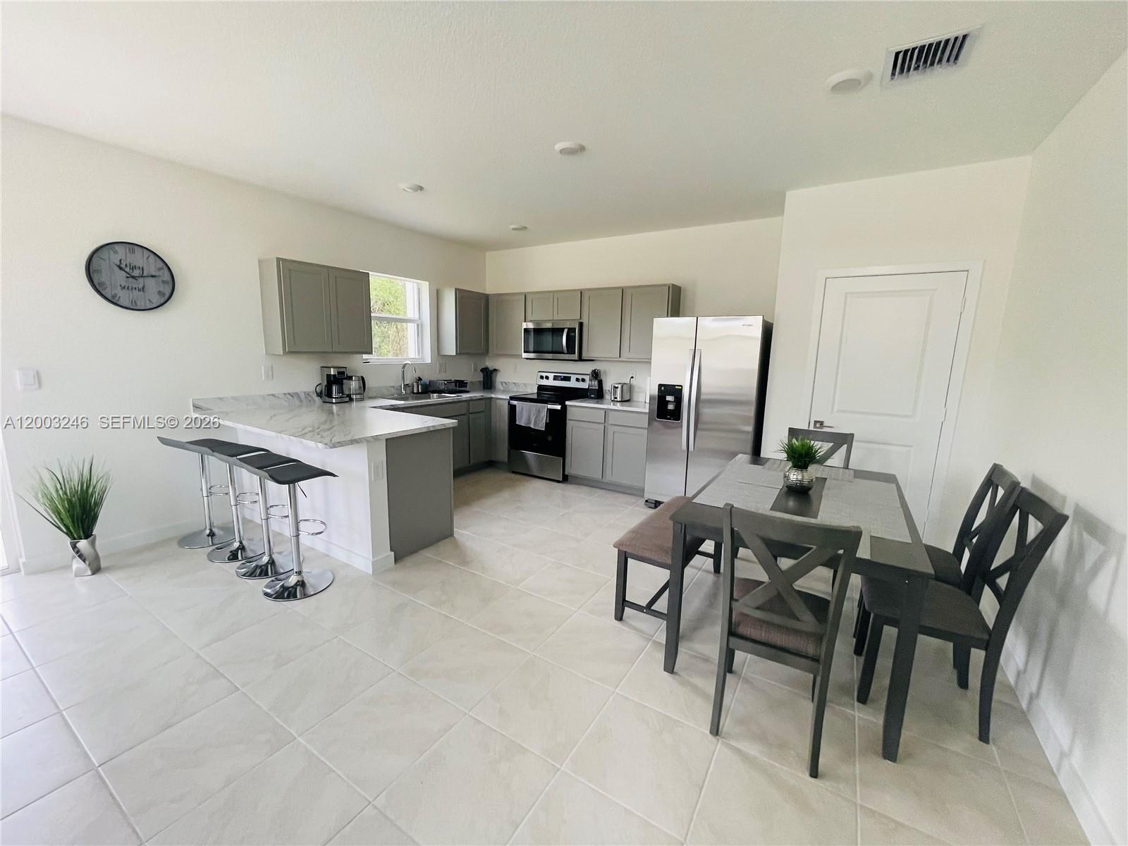 HAMILTON PLACE - Residential