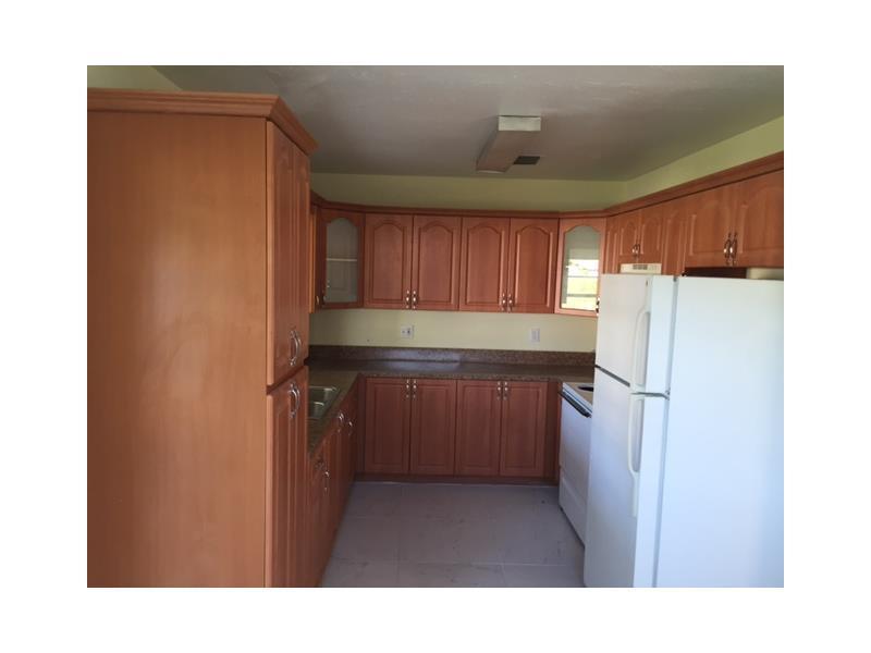 24 52 41 BISC GDNS SEC E - Residential