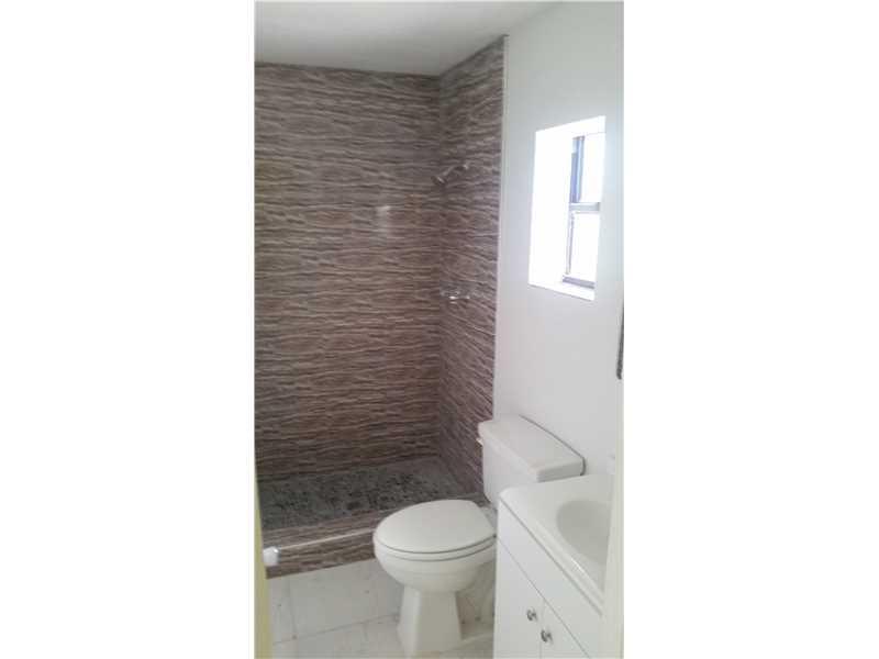 24 52 41 BISC GDNS SEC E - Residential