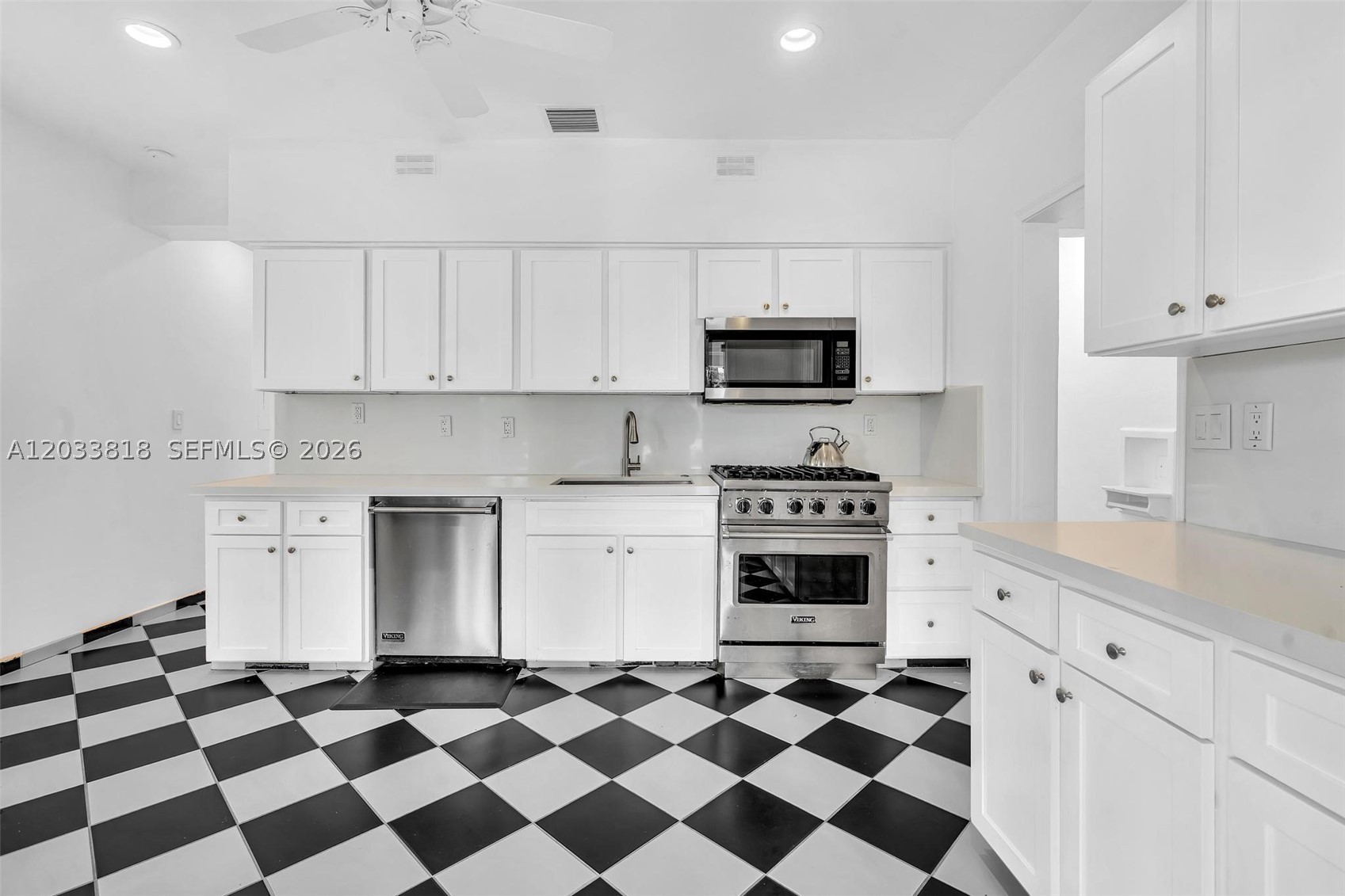 BELLE MEADE ISLAND - Residential Lease