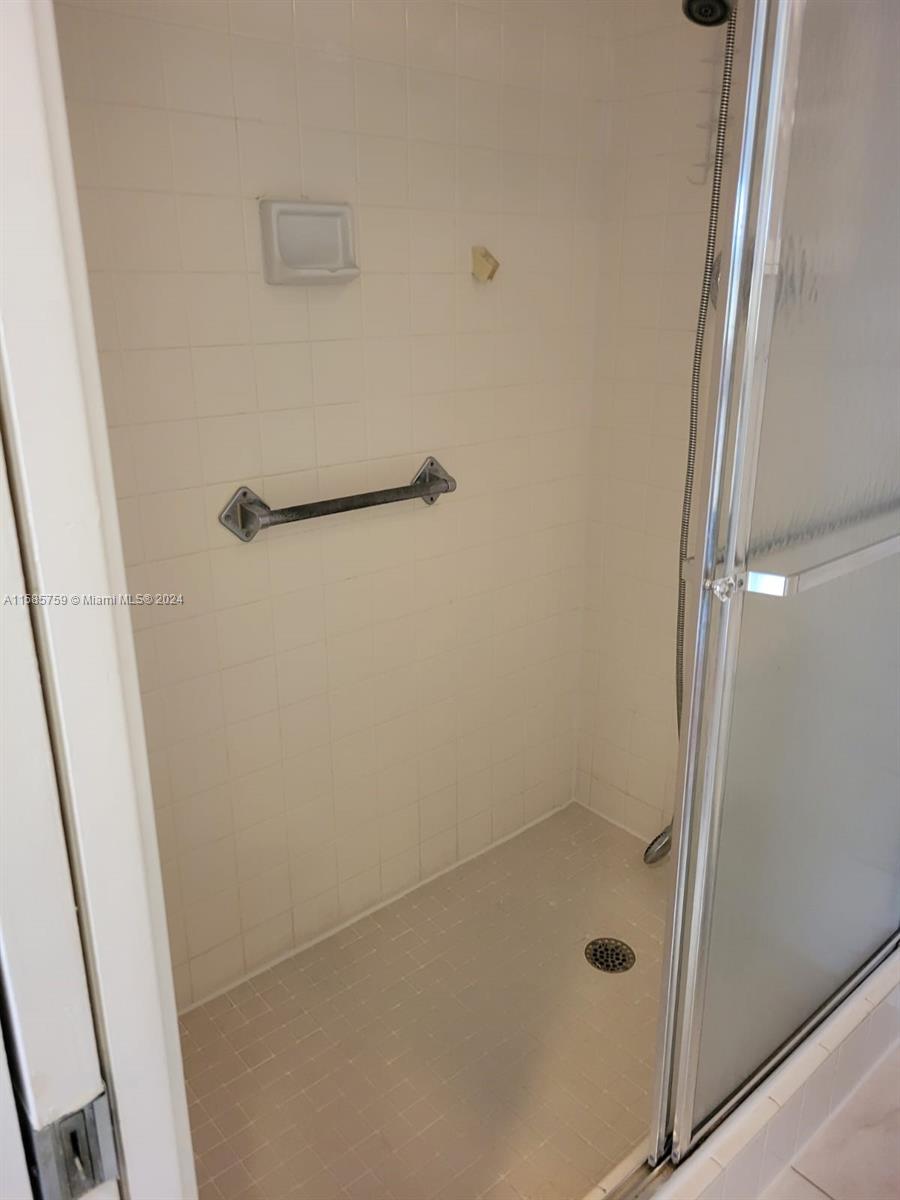 CAMBRIDGE AT CENTURY VILL - Residential Lease
