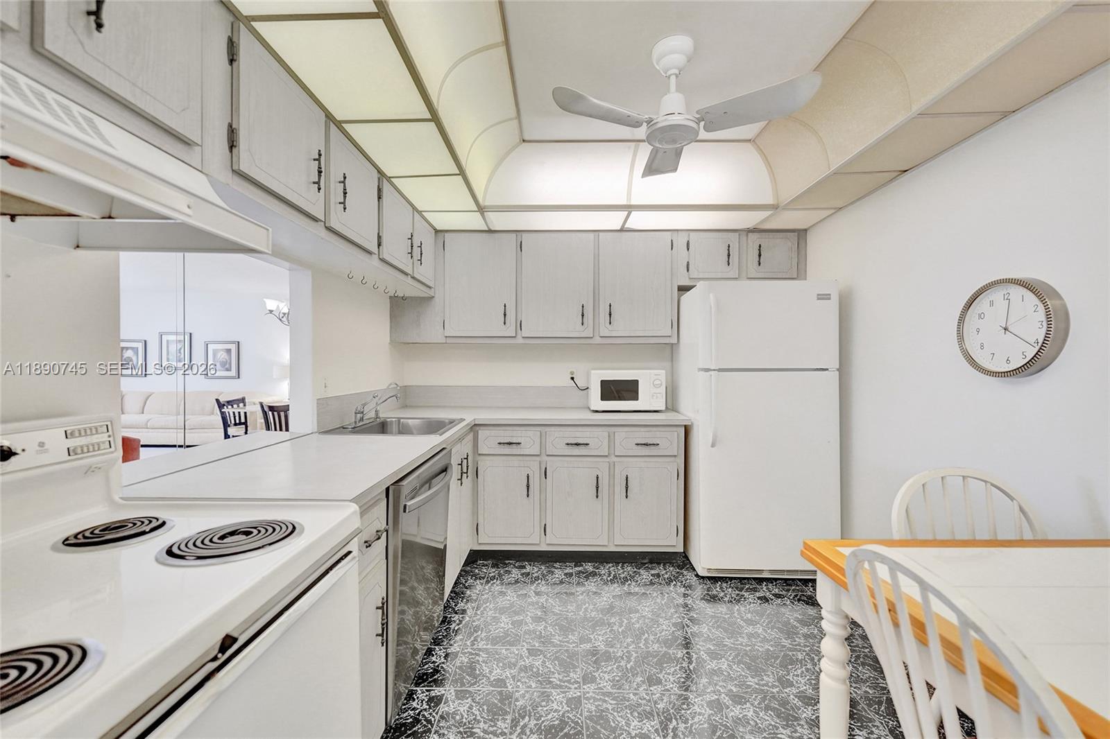 DANIANS SOUTH CONDO - Residential