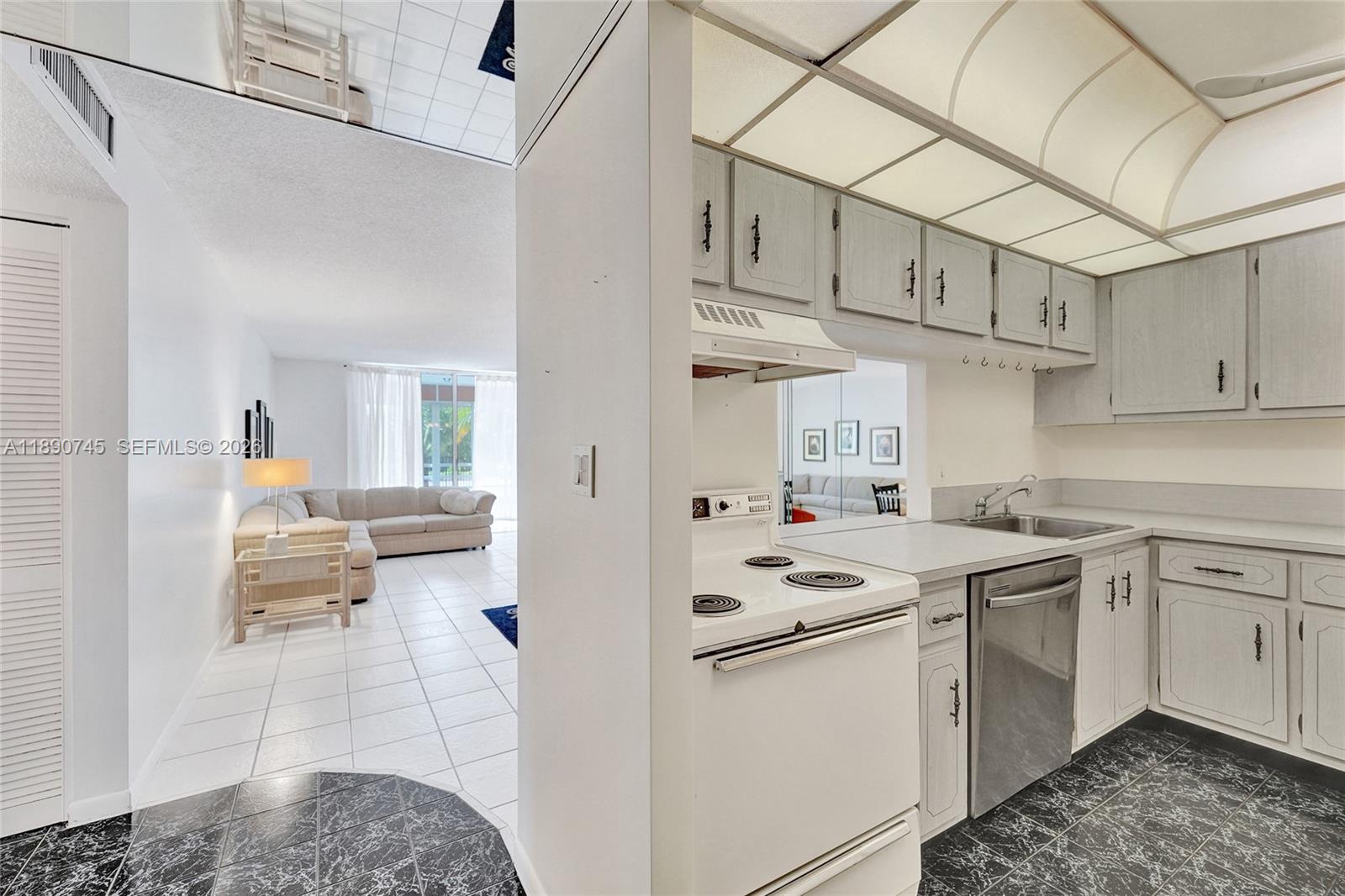 DANIANS SOUTH CONDO - Residential