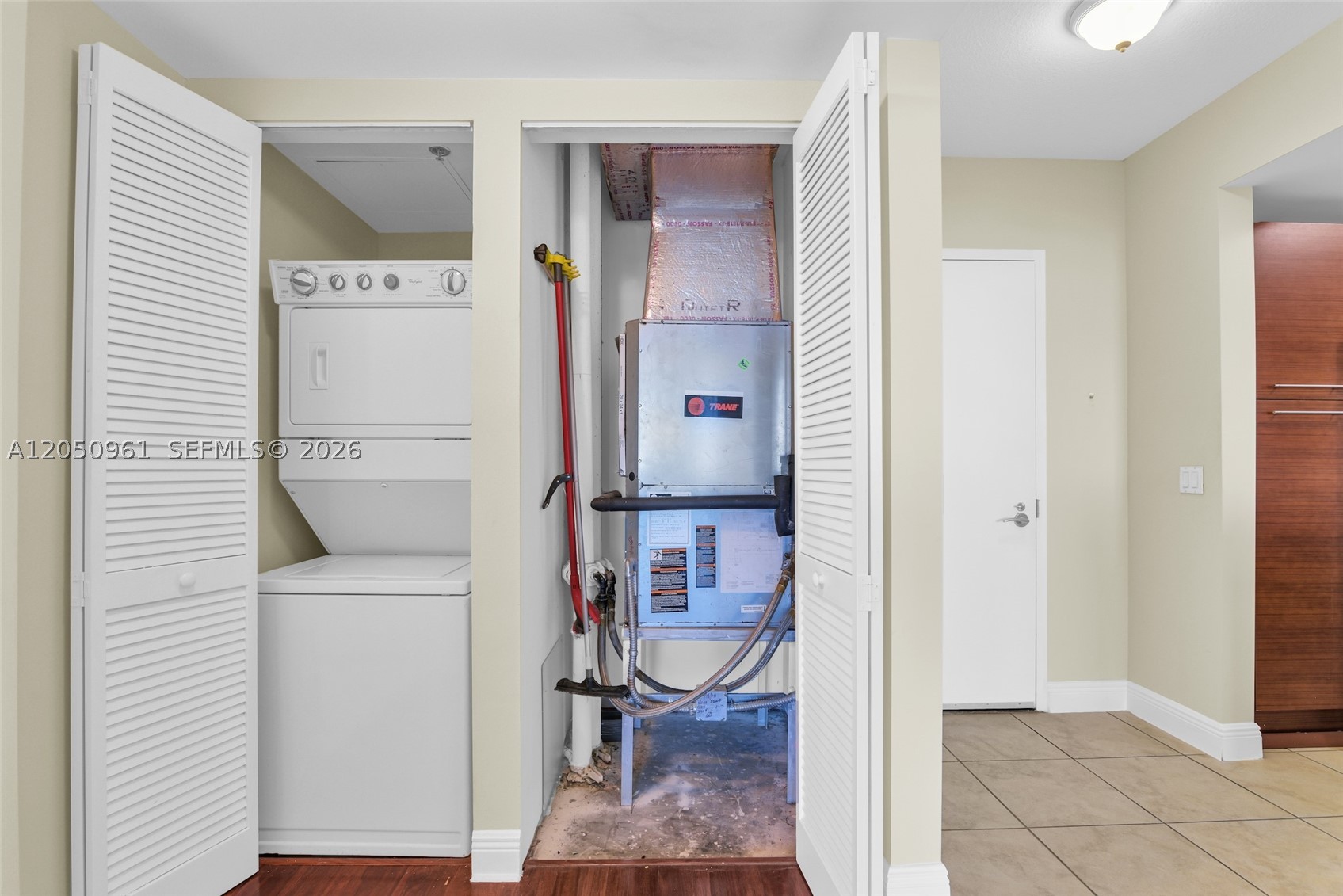 TAO SAWGRASS CONDOMINIUM - Residential Lease