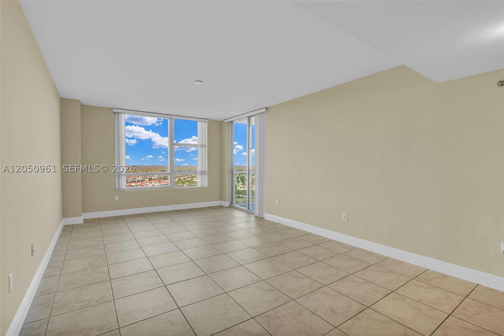 TAO SAWGRASS CONDOMINIUM - Residential Lease