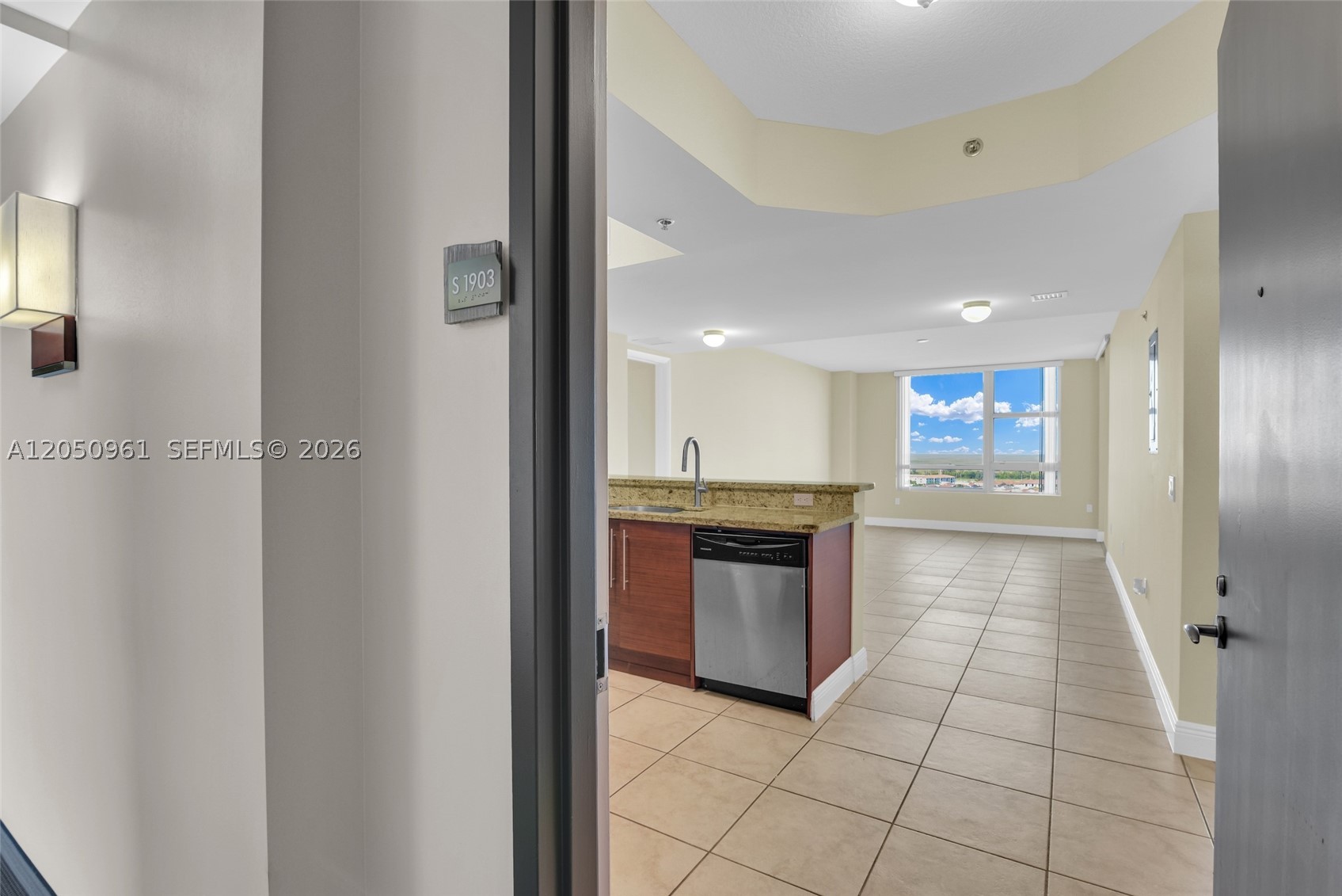 TAO SAWGRASS CONDOMINIUM - Residential Lease