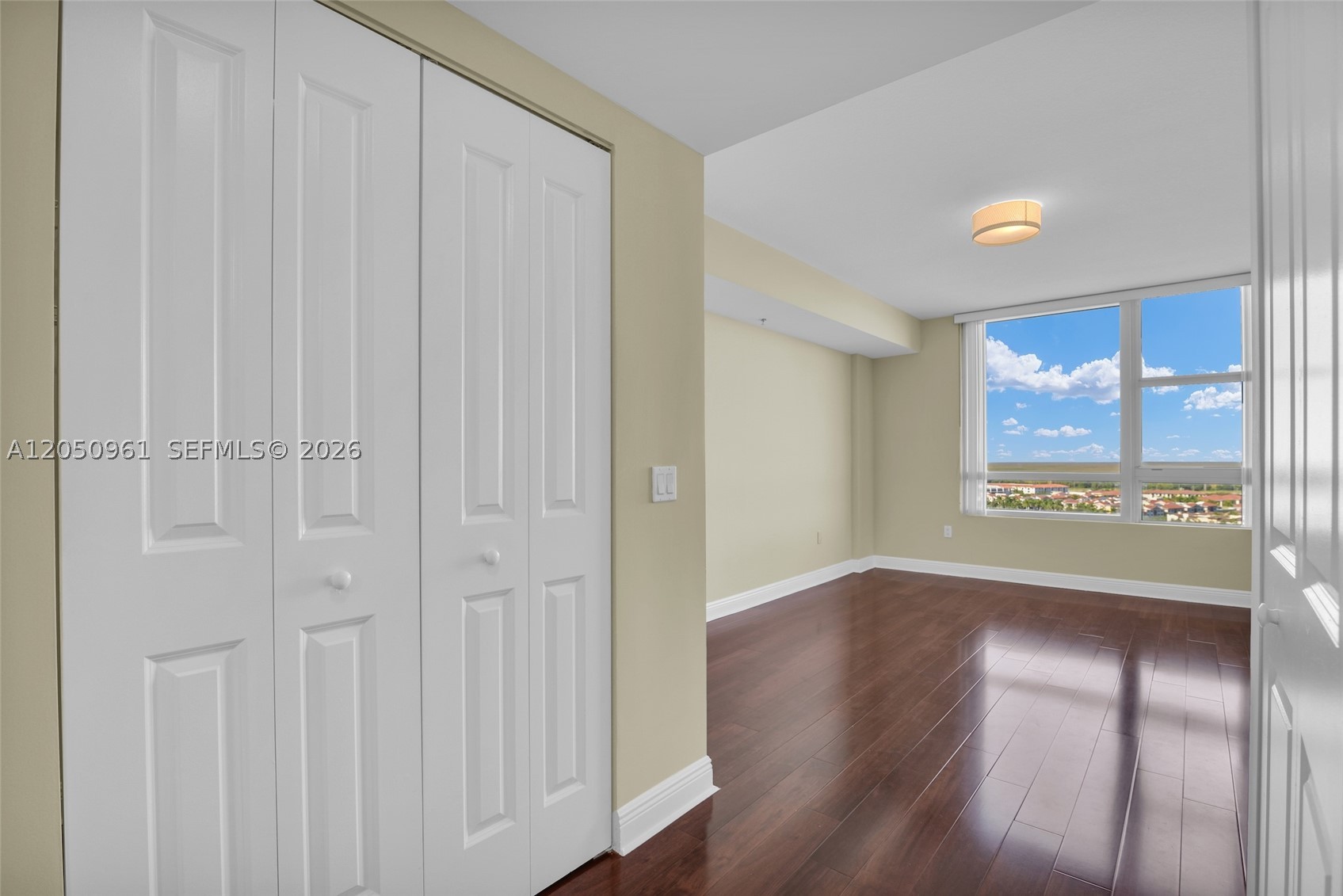 TAO SAWGRASS CONDOMINIUM - Residential Lease