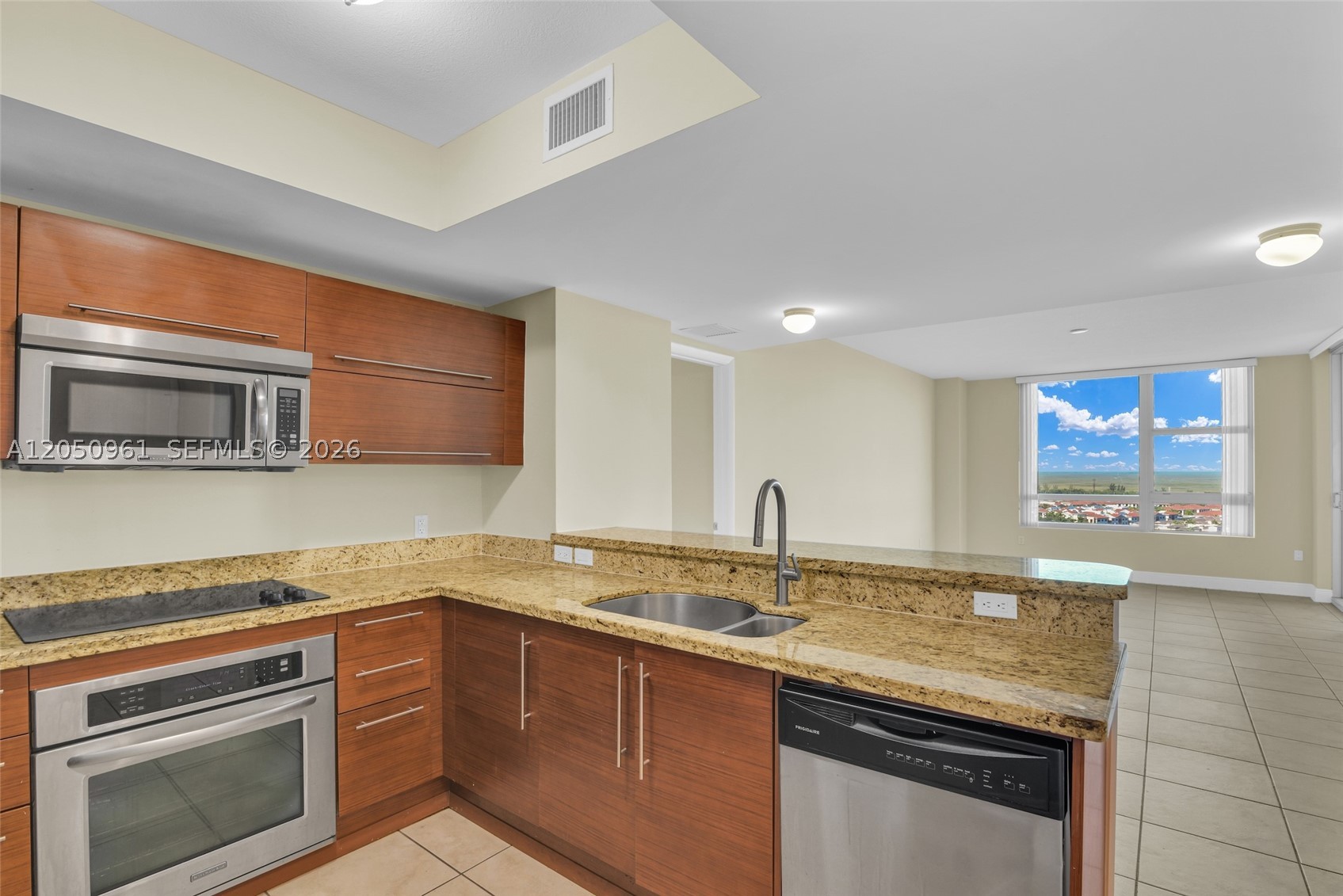 TAO SAWGRASS CONDOMINIUM - Residential Lease