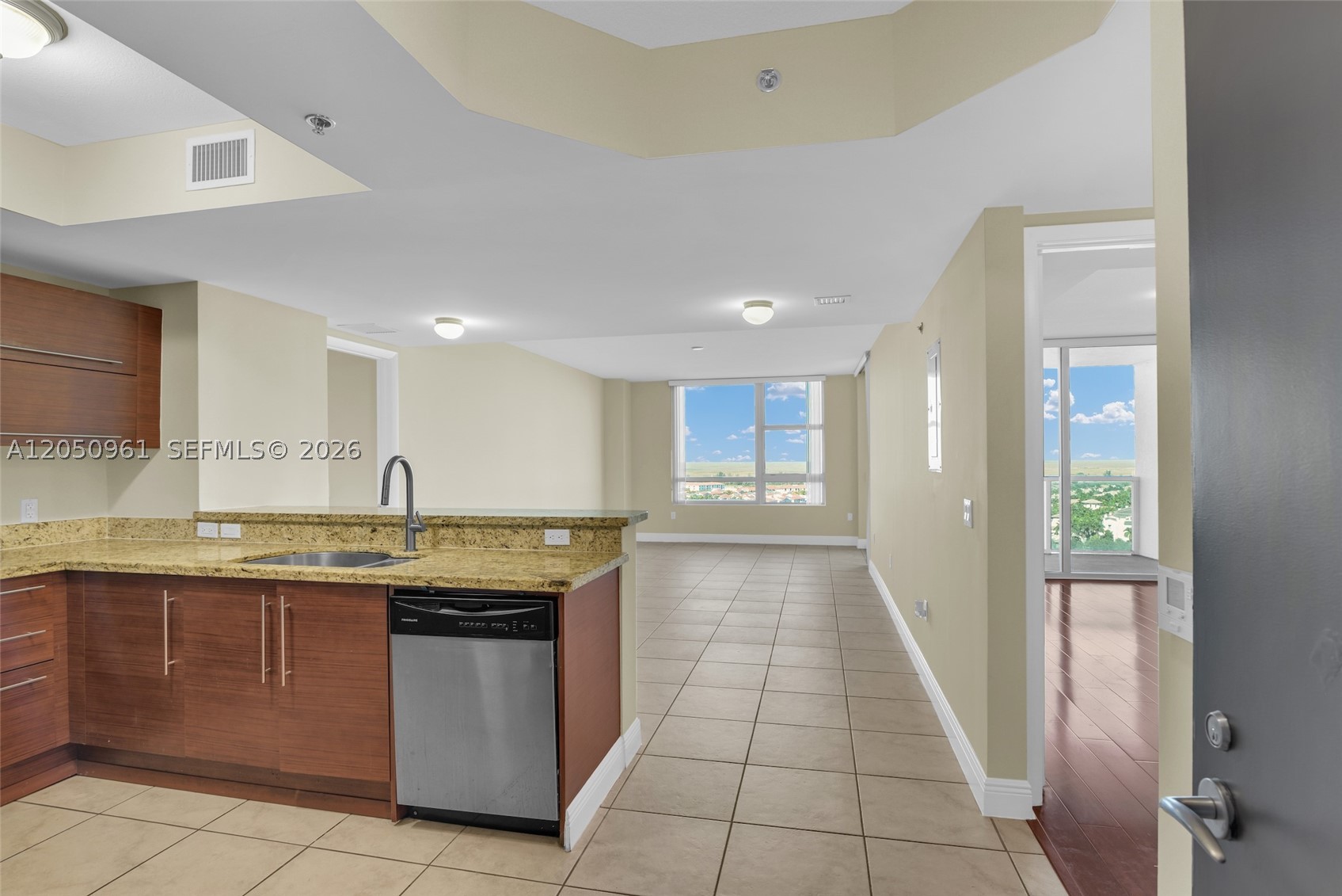 TAO SAWGRASS CONDOMINIUM - Residential Lease