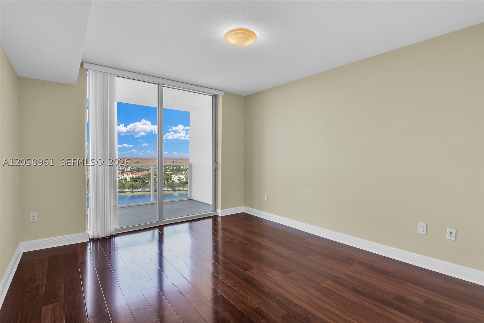 TAO SAWGRASS CONDOMINIUM - Residential Lease