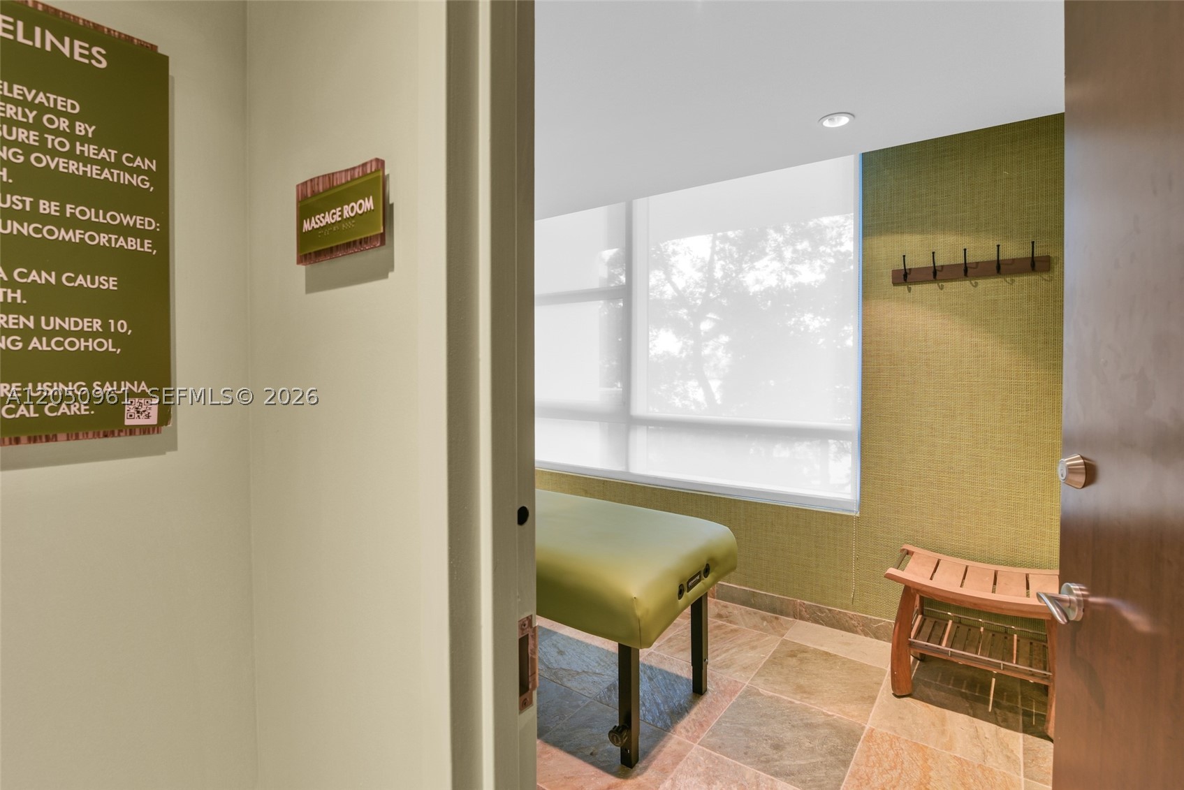 TAO SAWGRASS CONDOMINIUM - Residential Lease