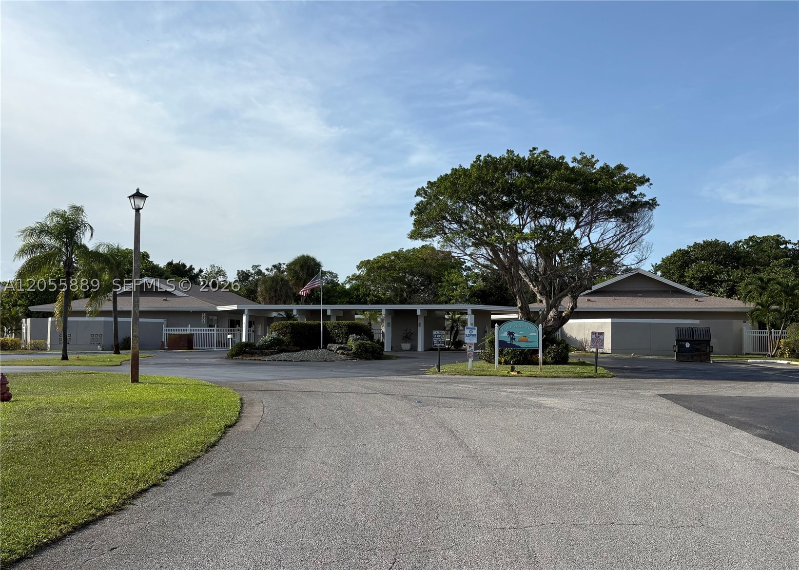 FOUR SEA SUNS CONDO - Residential