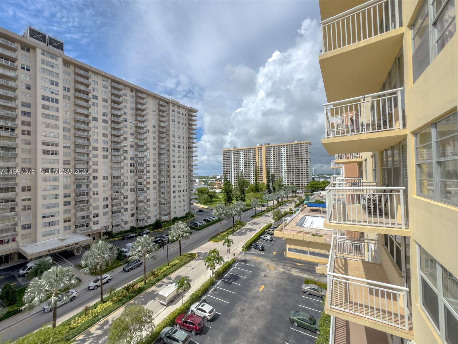 WINSTON TOWERS 200 - Residential