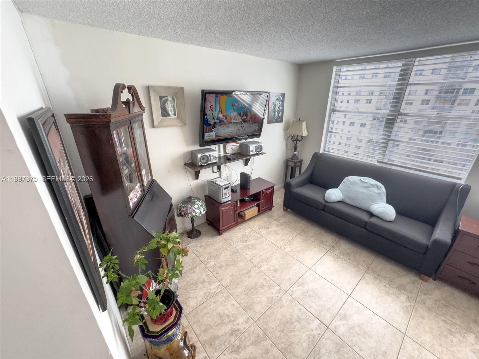 WINSTON TOWERS 200 - Residential