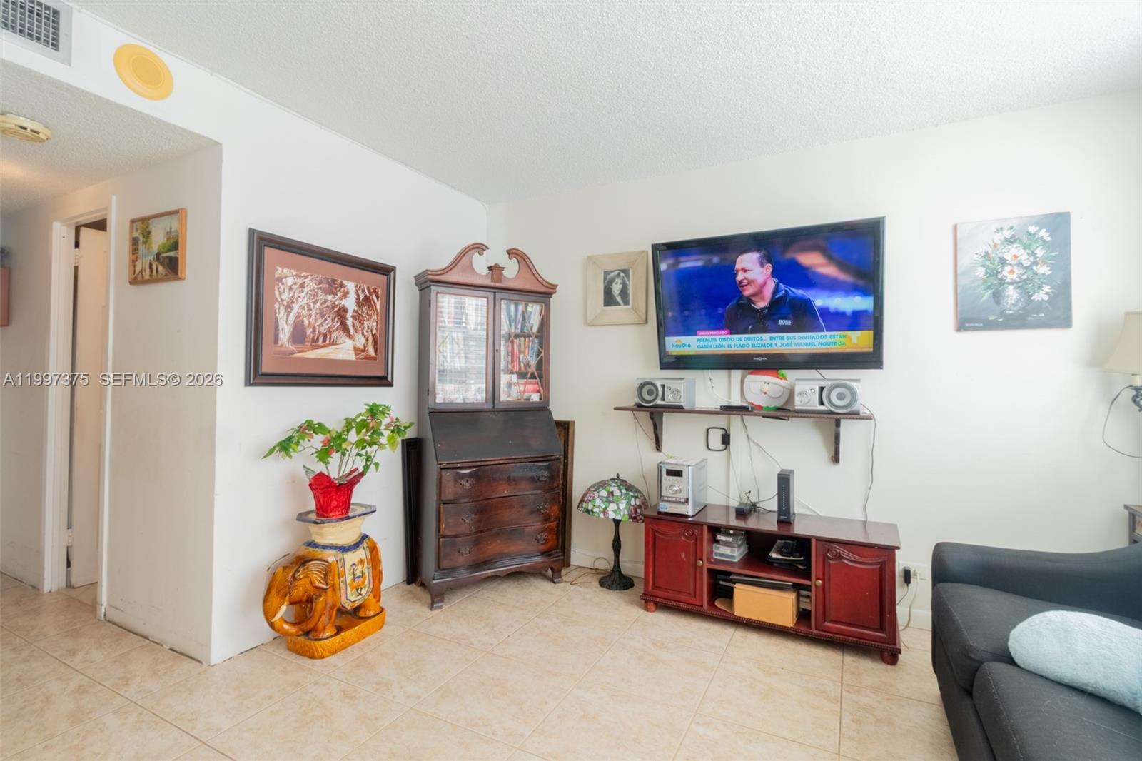 WINSTON TOWERS 200 - Residential
