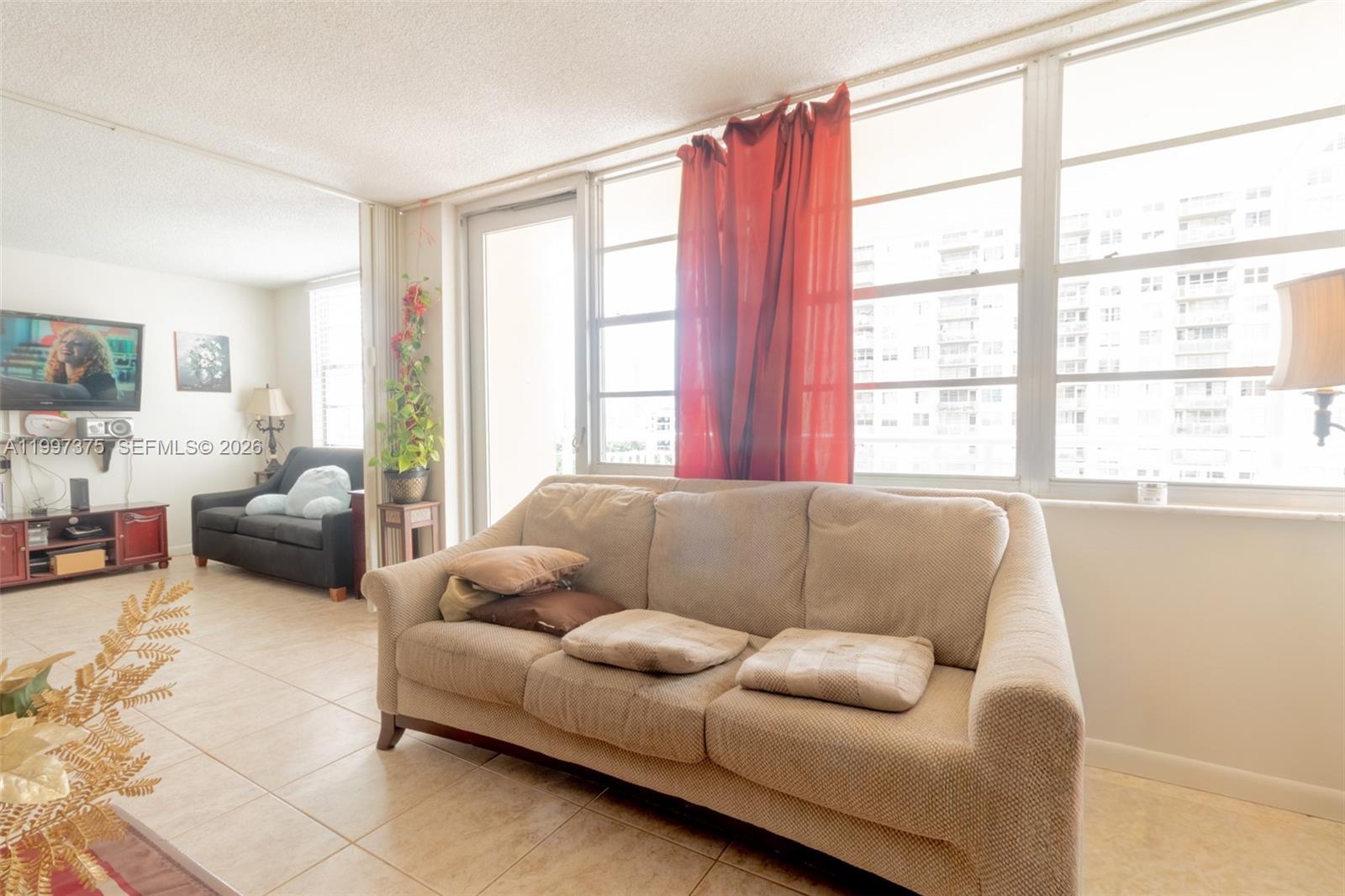 WINSTON TOWERS 200 - Residential