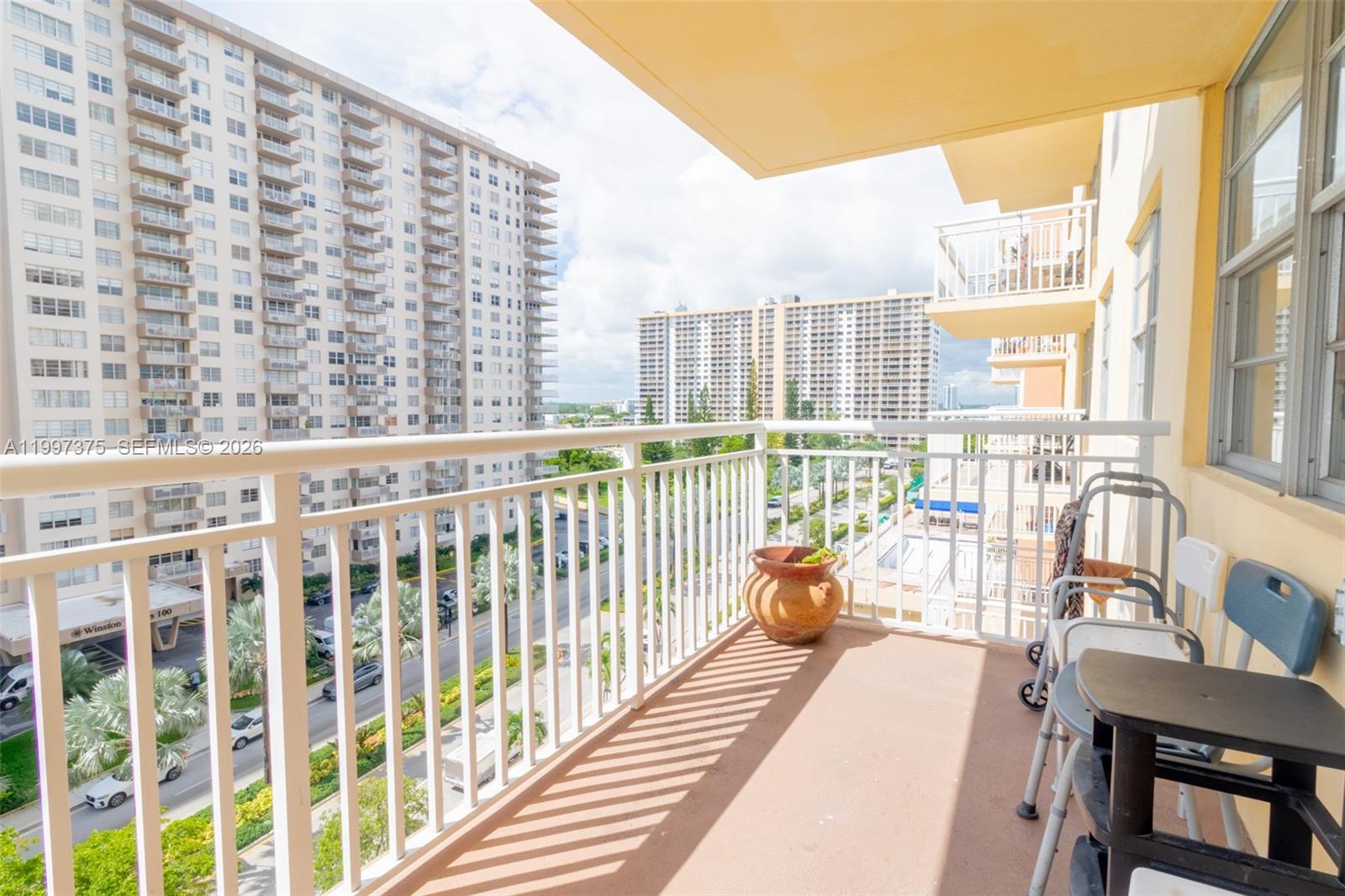 WINSTON TOWERS 200 - Residential