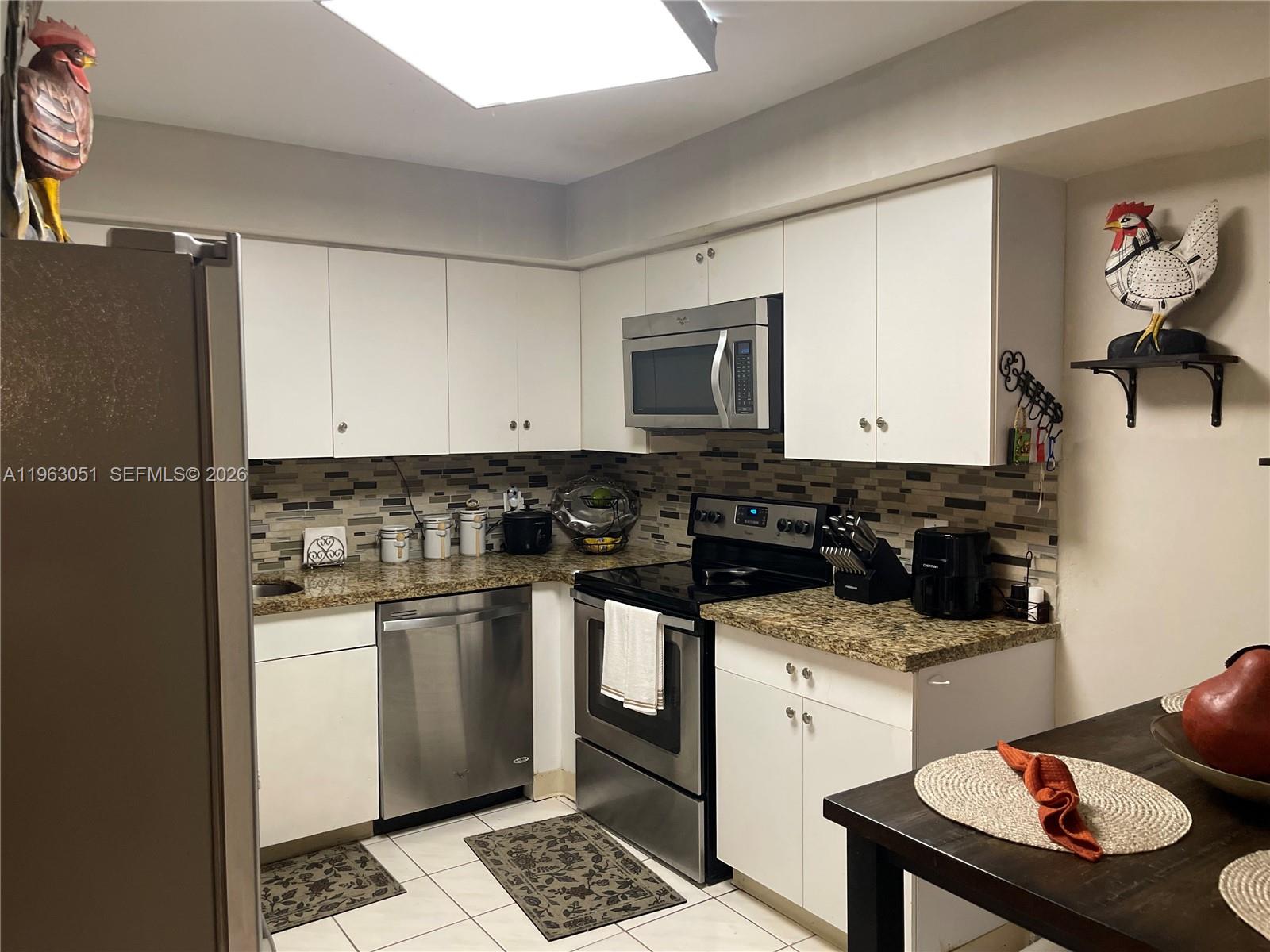 BLDG 9 OF COUNTRY CLUB AP - Residential