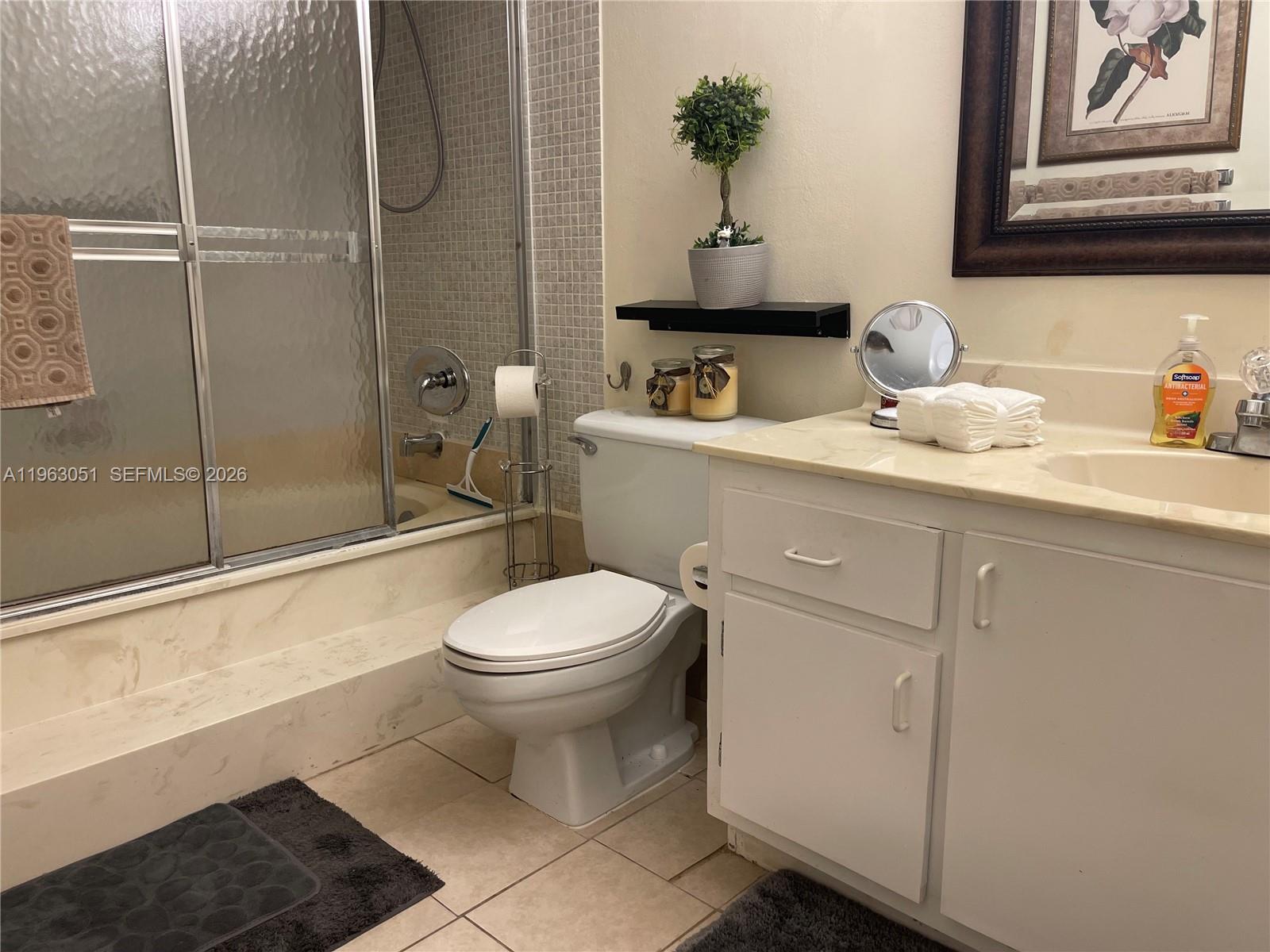 BLDG 9 OF COUNTRY CLUB AP - Residential