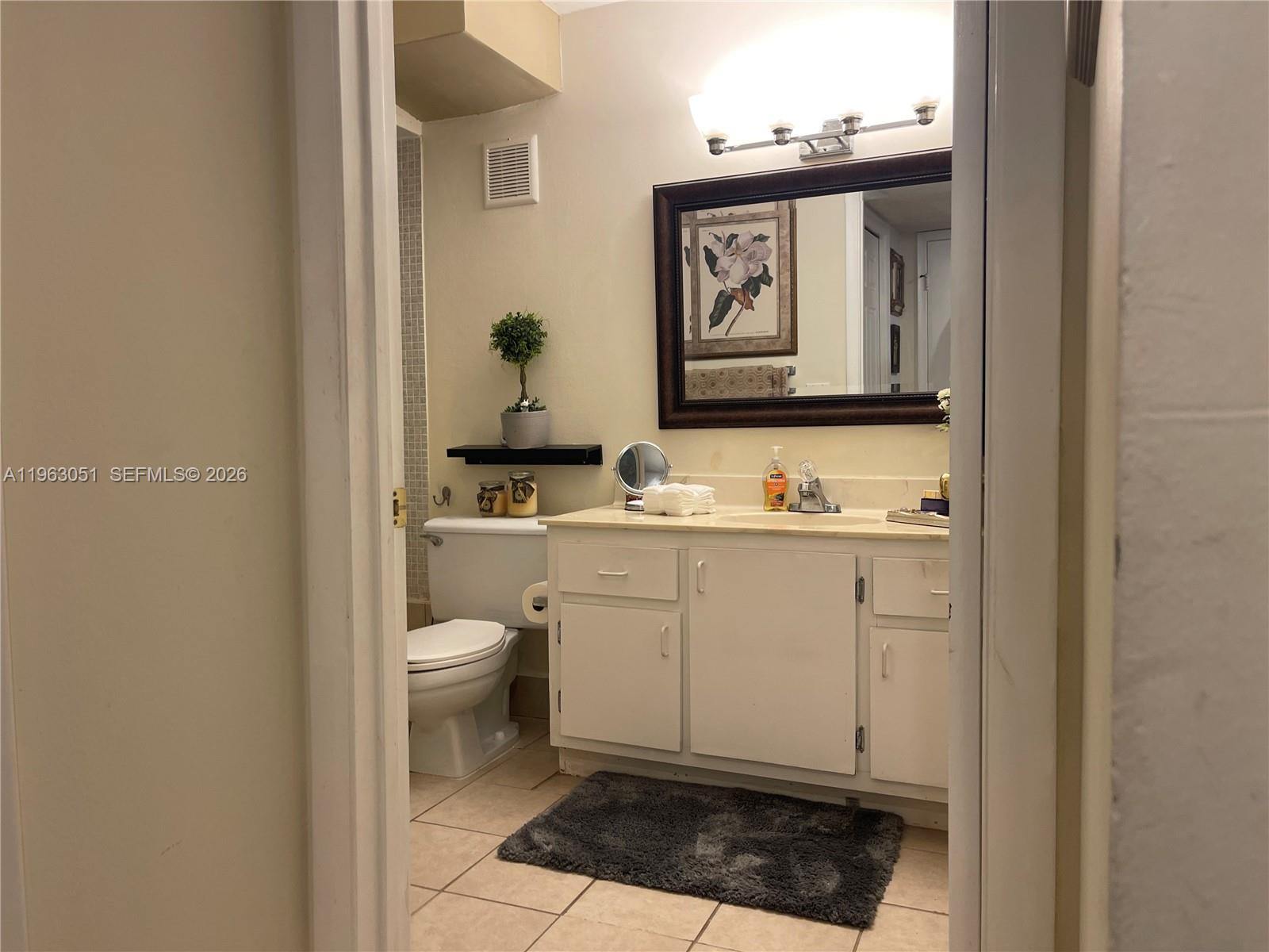 BLDG 9 OF COUNTRY CLUB AP - Residential