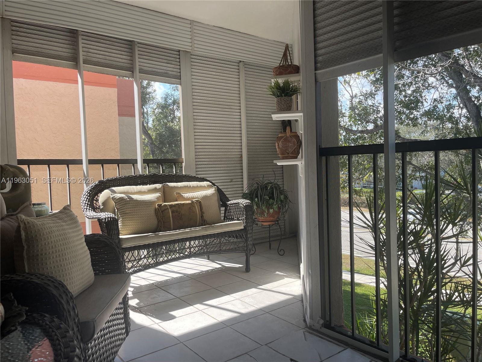 BLDG 9 OF COUNTRY CLUB AP - Residential