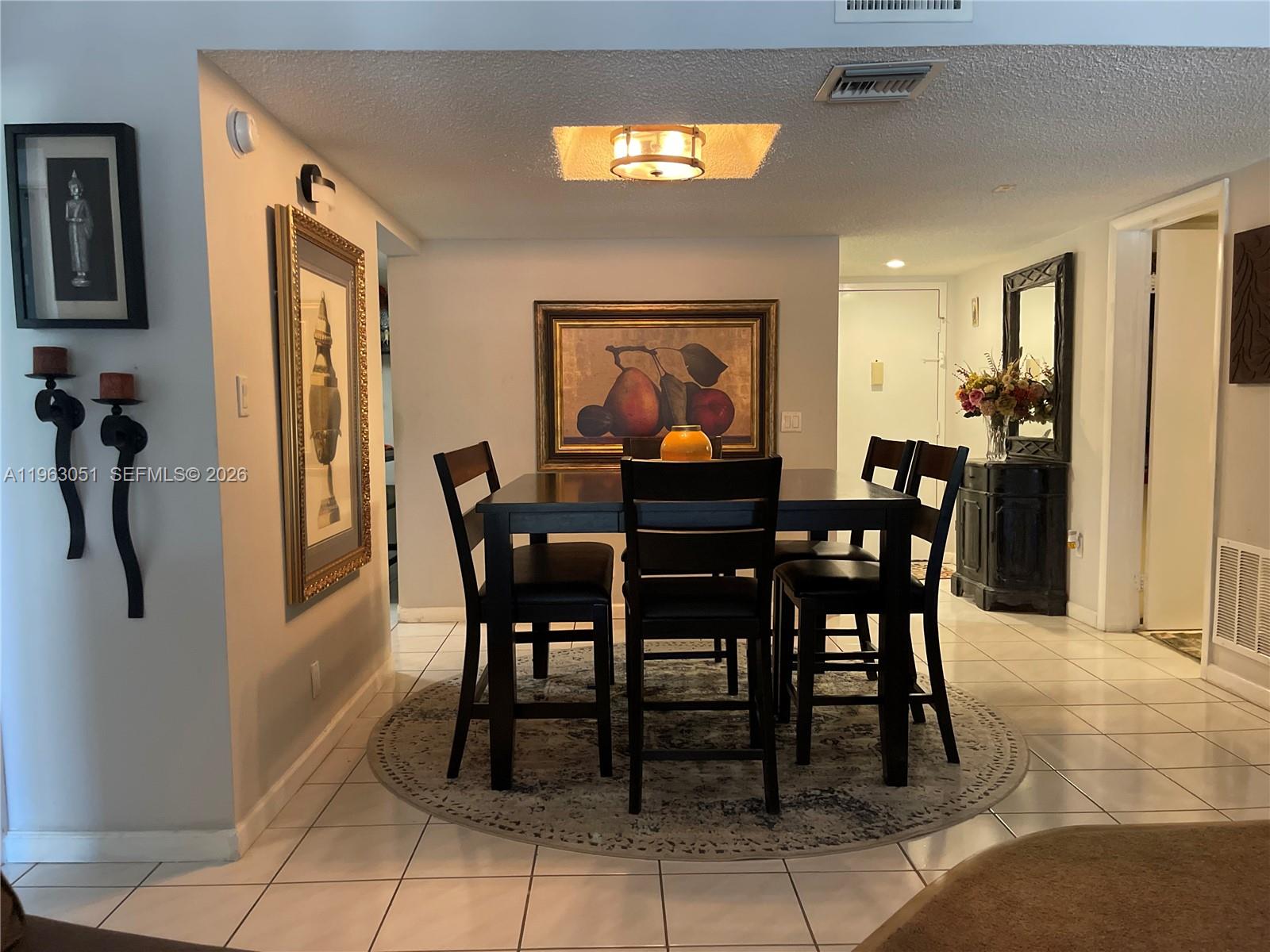 BLDG 9 OF COUNTRY CLUB AP - Residential