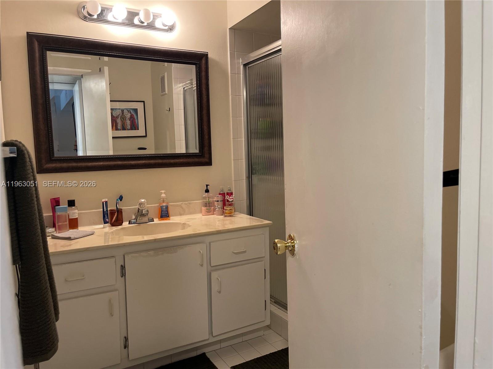 BLDG 9 OF COUNTRY CLUB AP - Residential