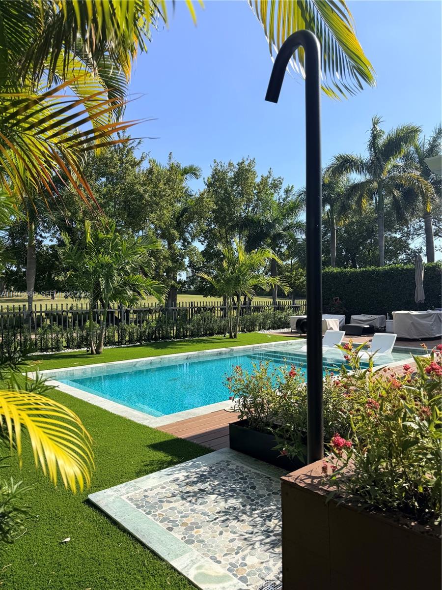 LA GORCE GOLF SUB - Residential Lease