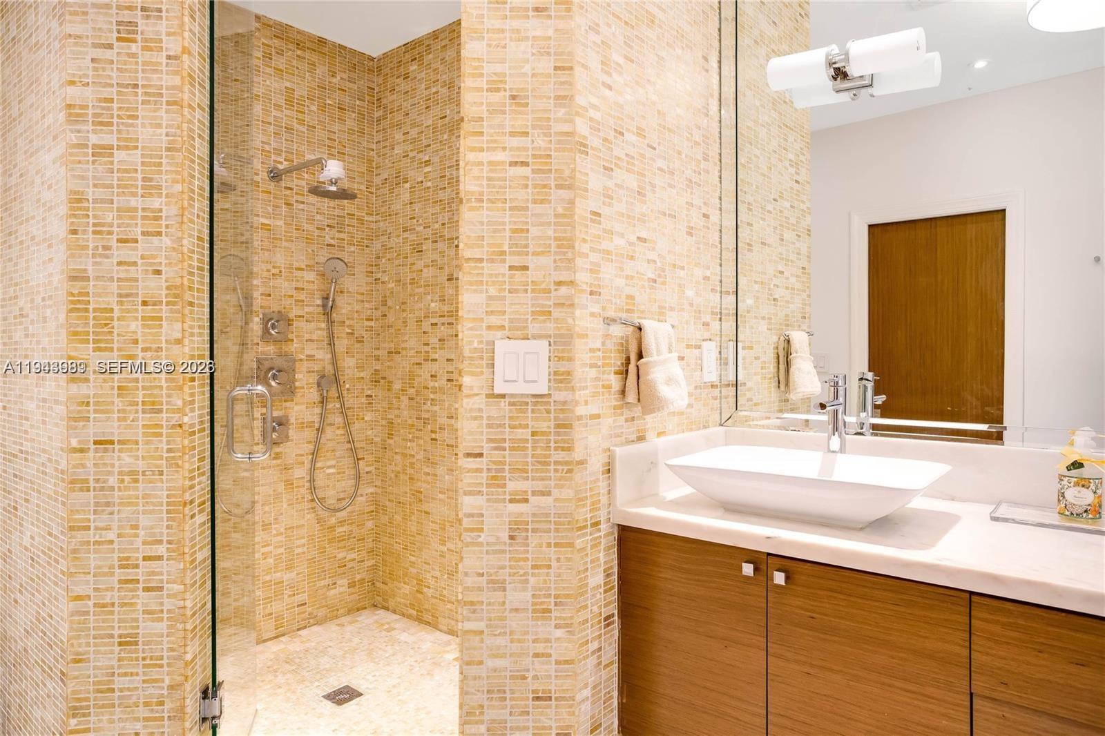 LA GORCE GOLF SUB - Residential Lease
