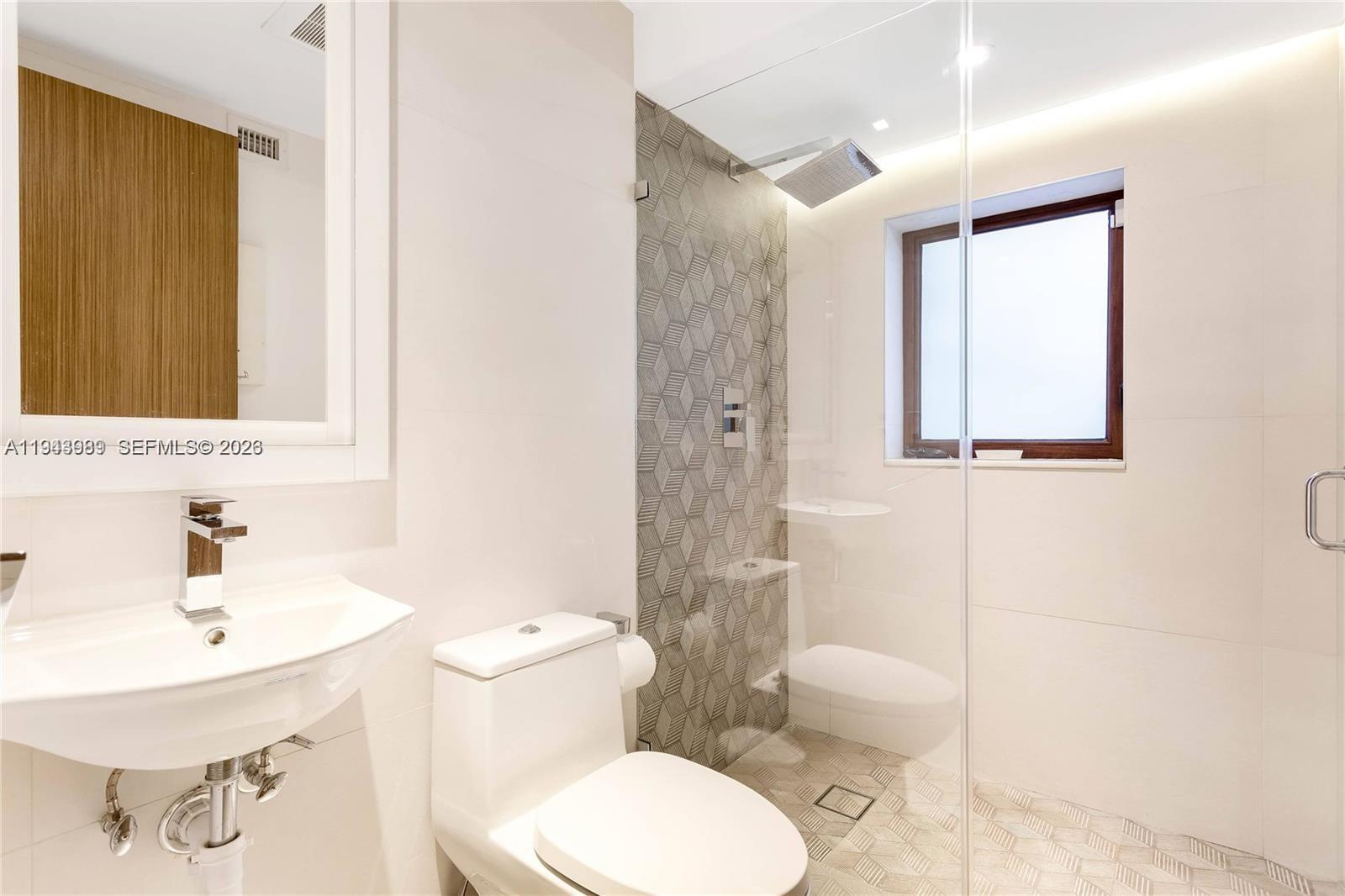 LA GORCE GOLF SUB - Residential Lease