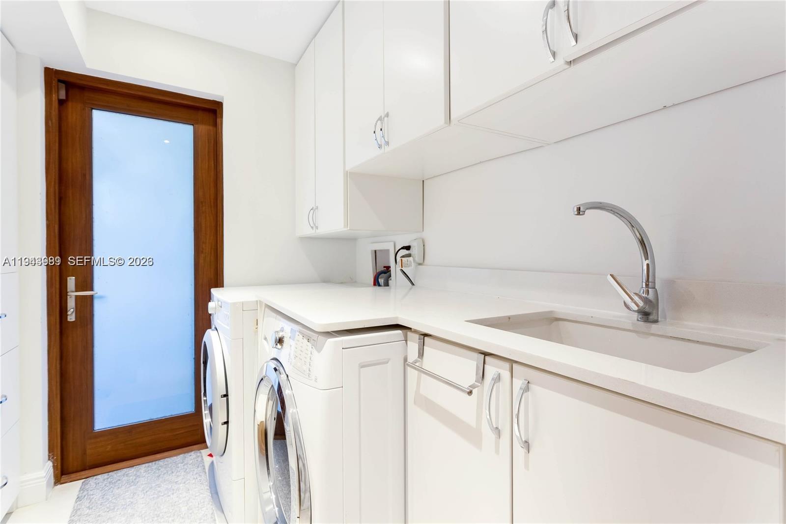 LA GORCE GOLF SUB - Residential Lease
