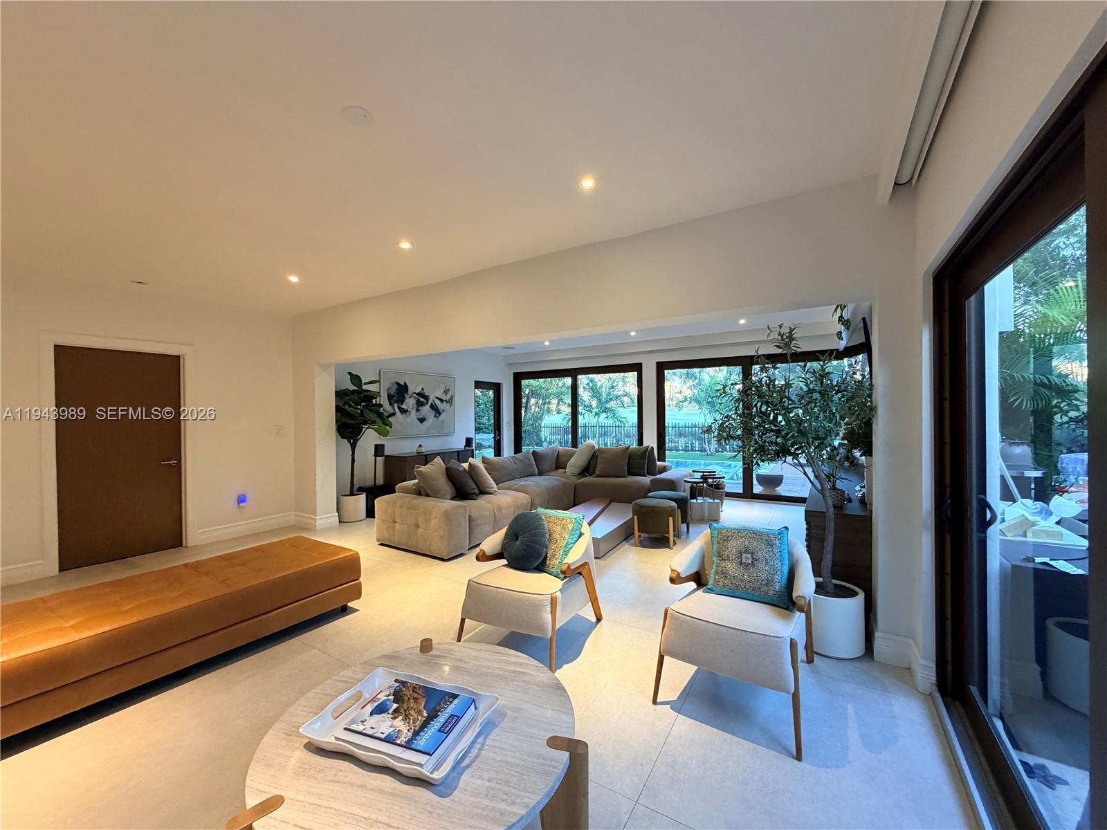 LA GORCE GOLF SUB - Residential Lease