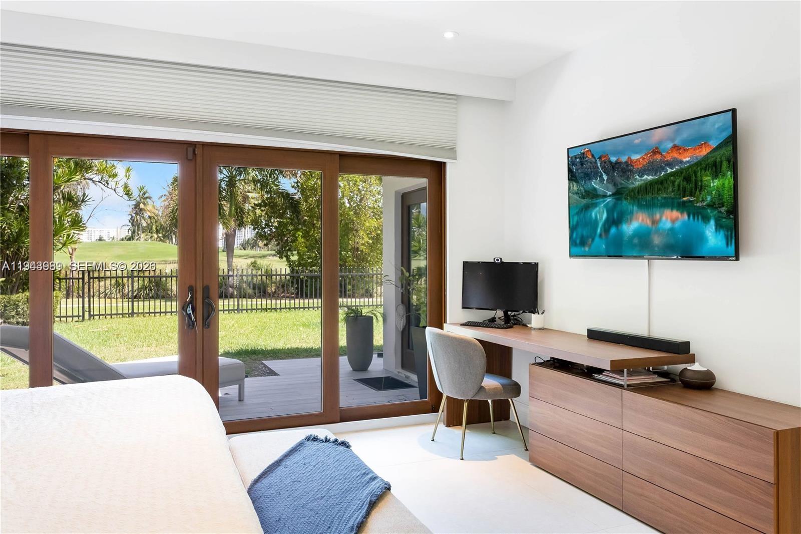LA GORCE GOLF SUB - Residential Lease
