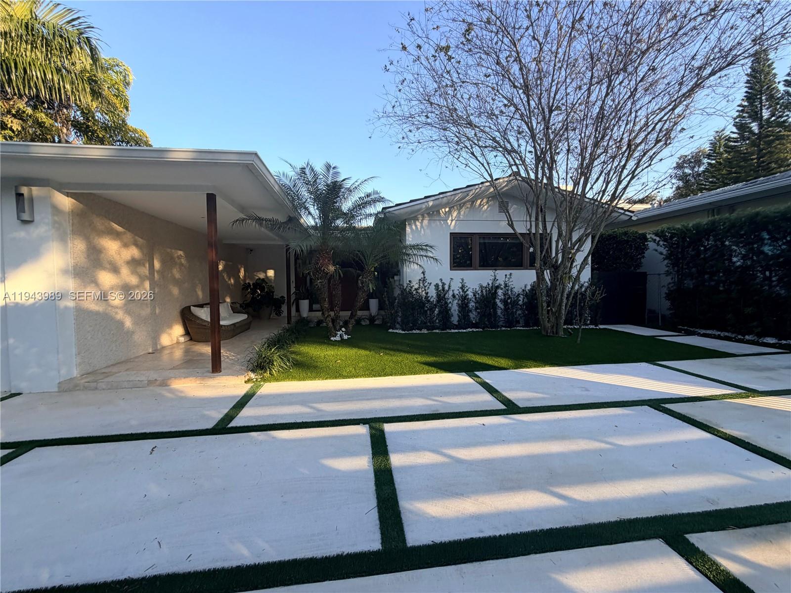 LA GORCE GOLF SUB - Residential Lease