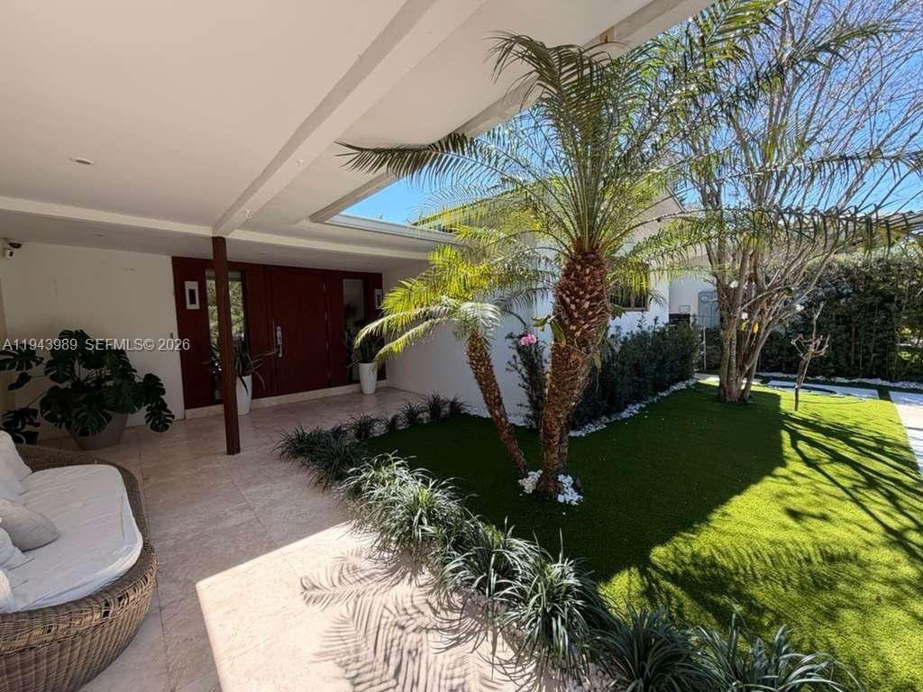 LA GORCE GOLF SUB - Residential Lease
